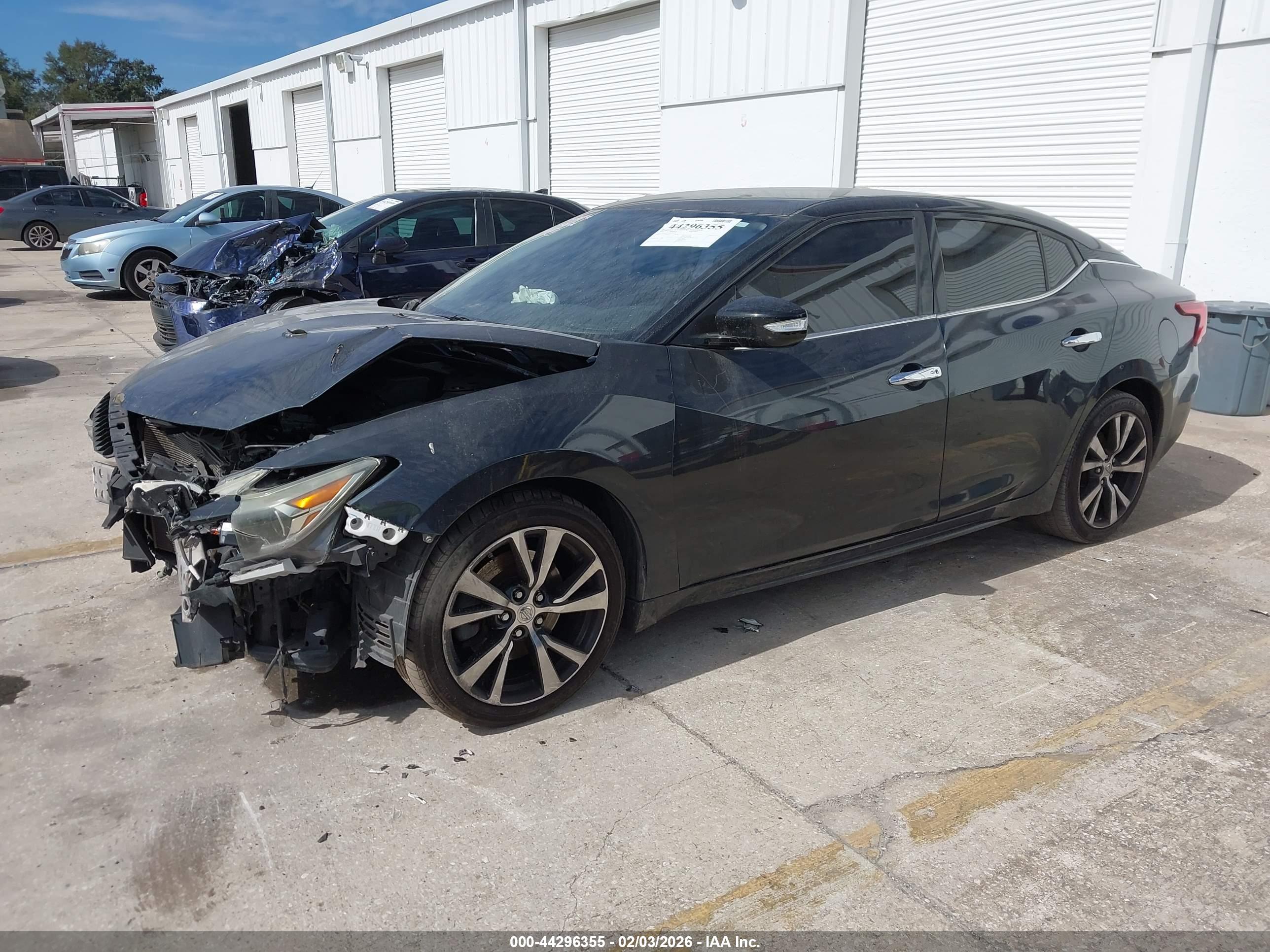 NISSAN MAXIMA image 2