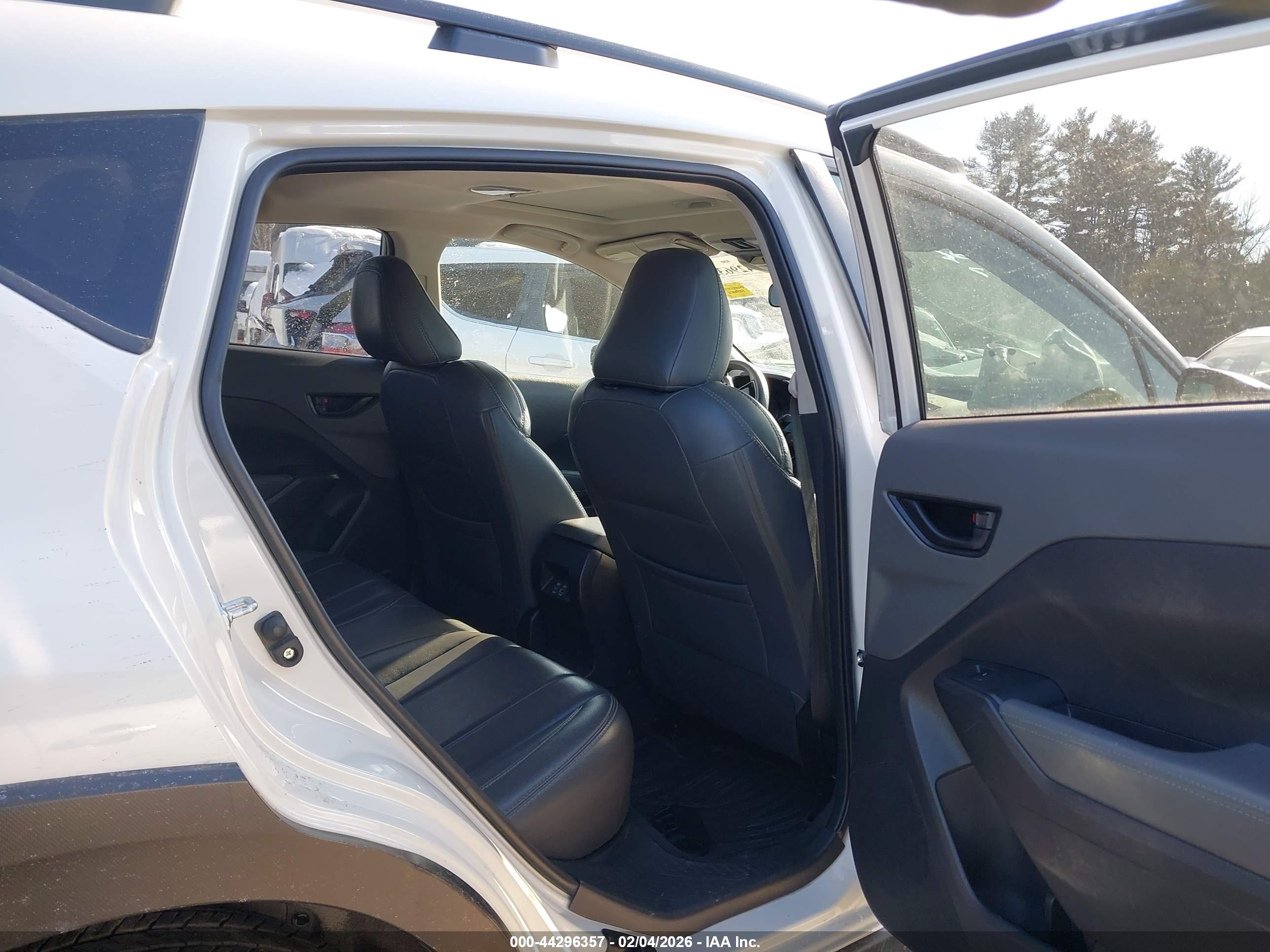 SUBARU CROSSTREK image 8