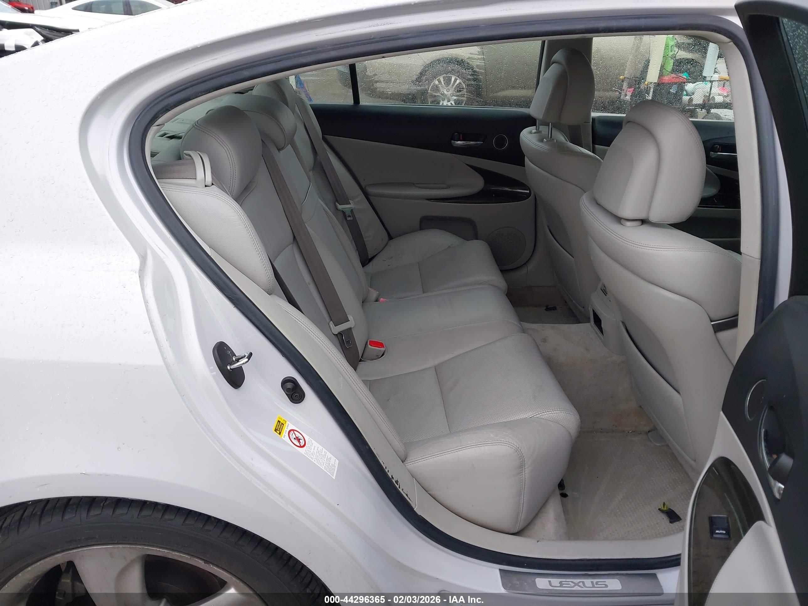 LEXUS GS image 8
