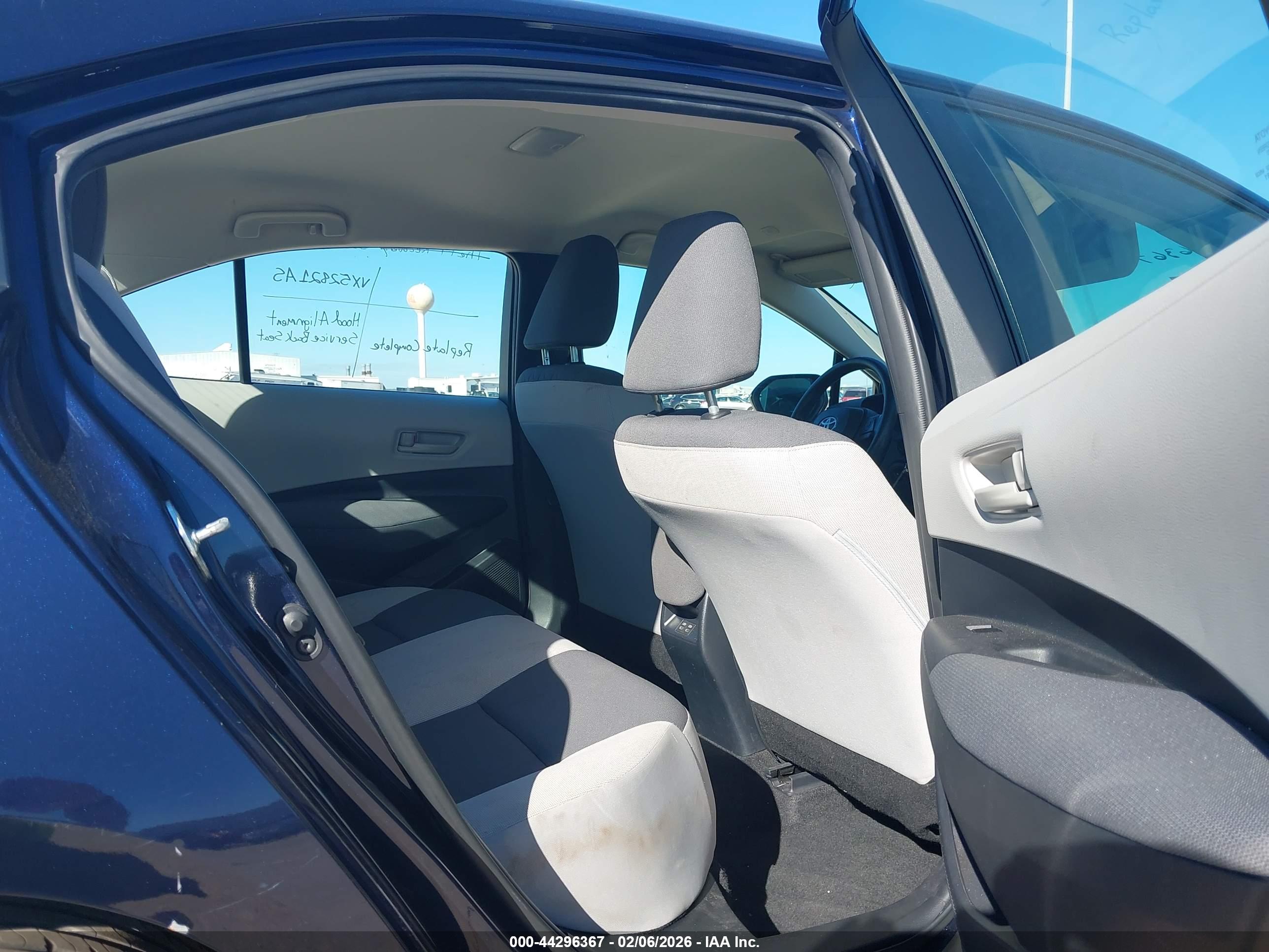 TOYOTA COROLLA image 8