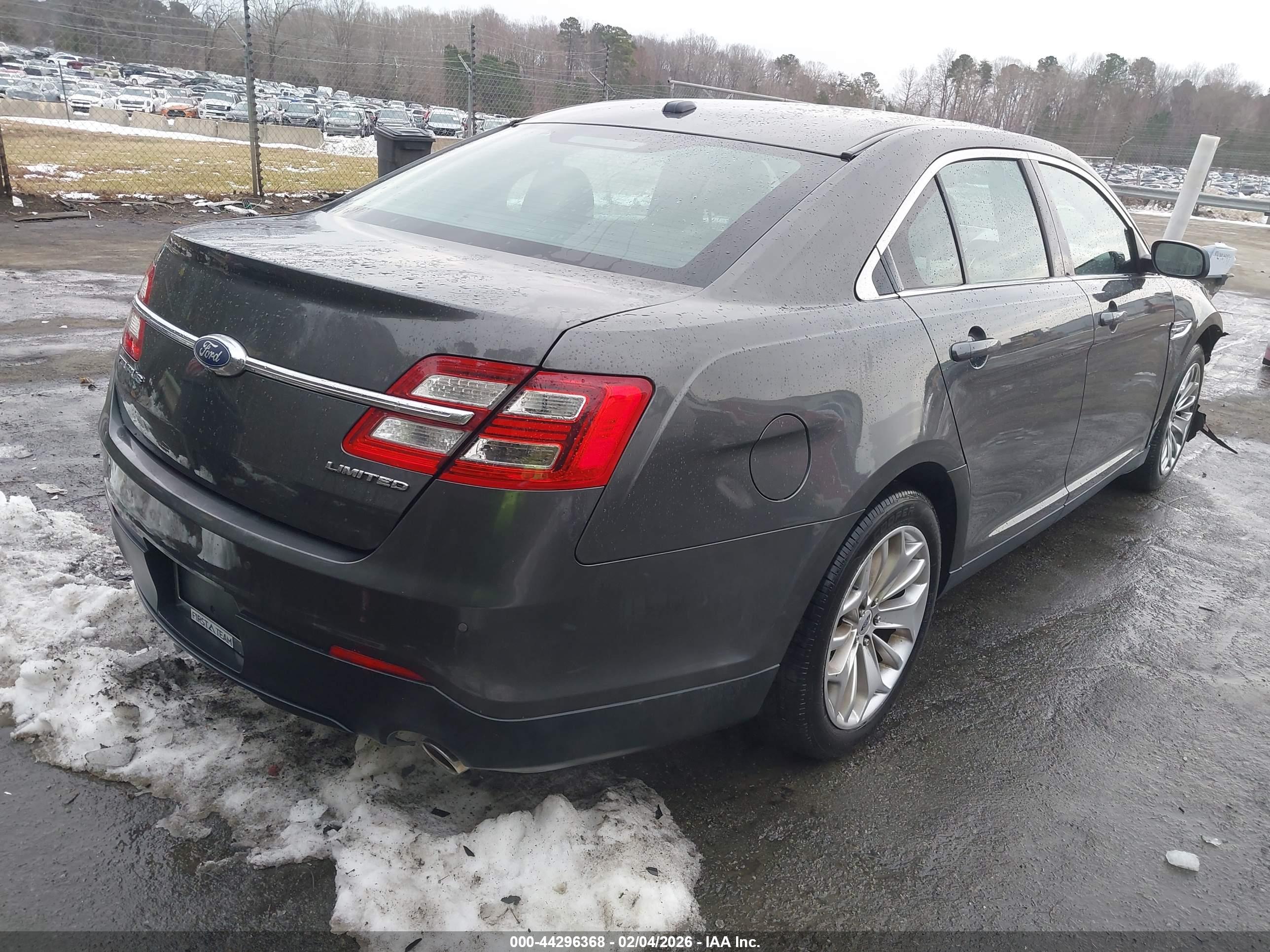 FORD TAURUS image 4