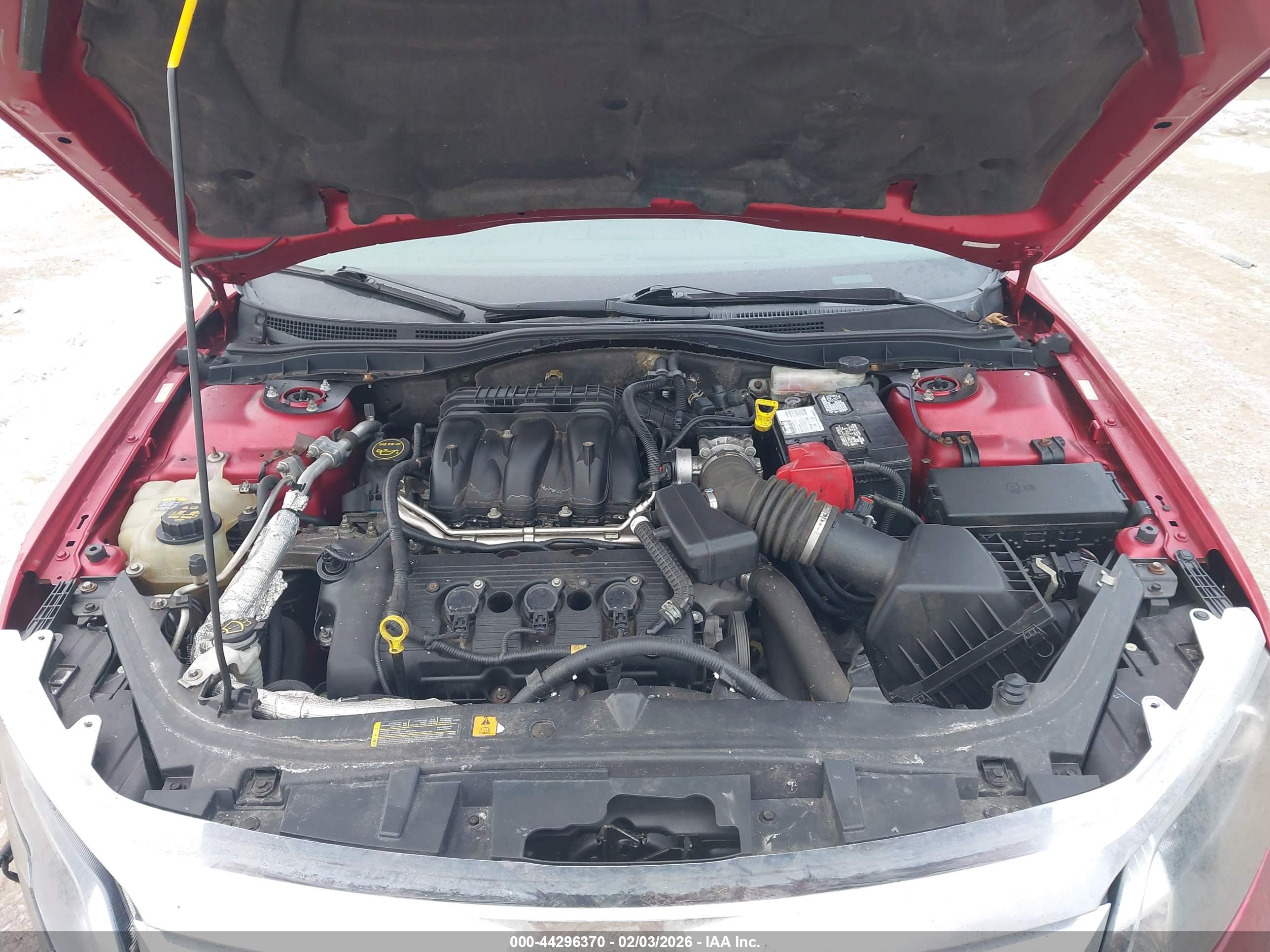 FORD FUSION image 10