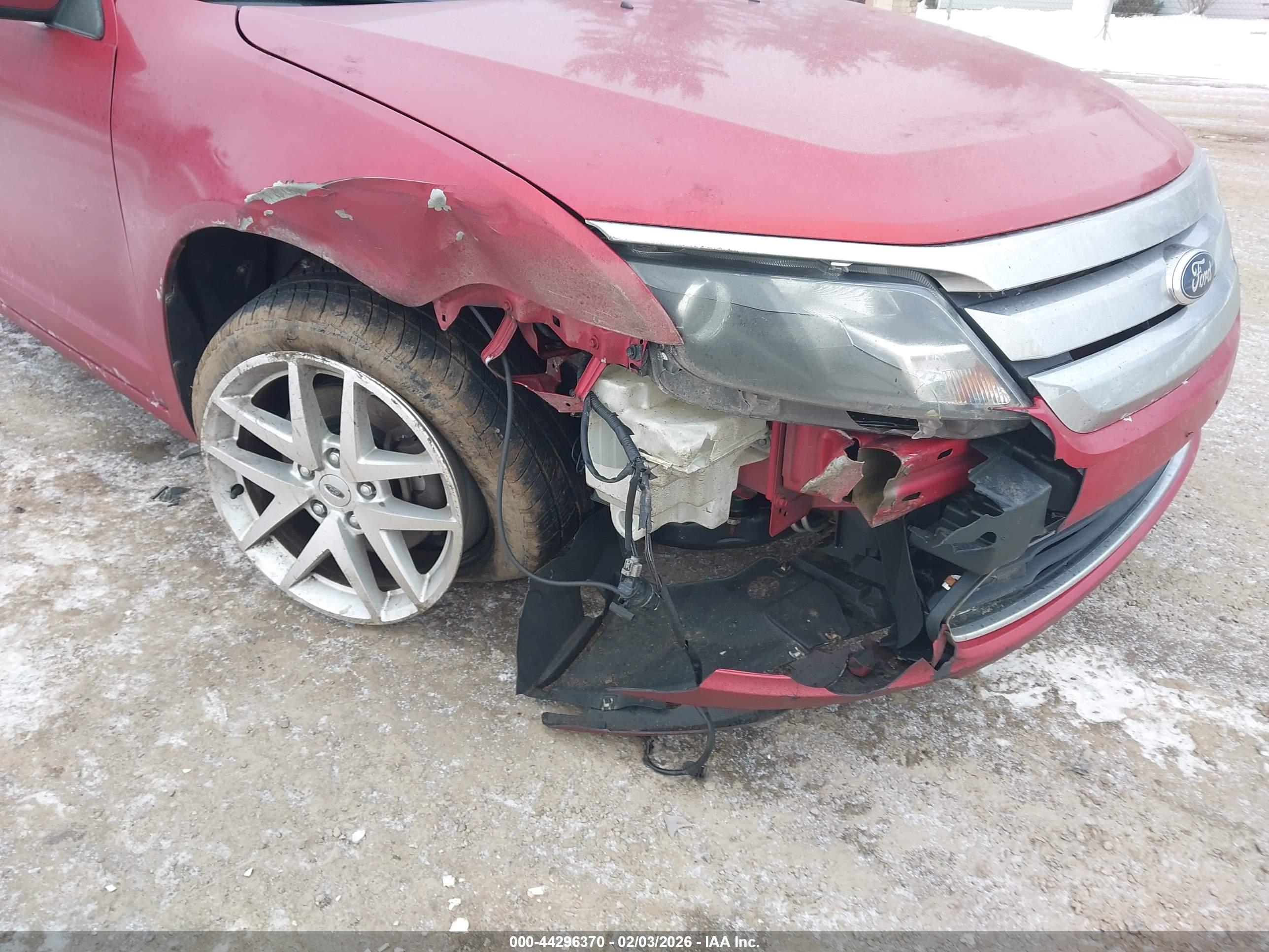 FORD FUSION image 6