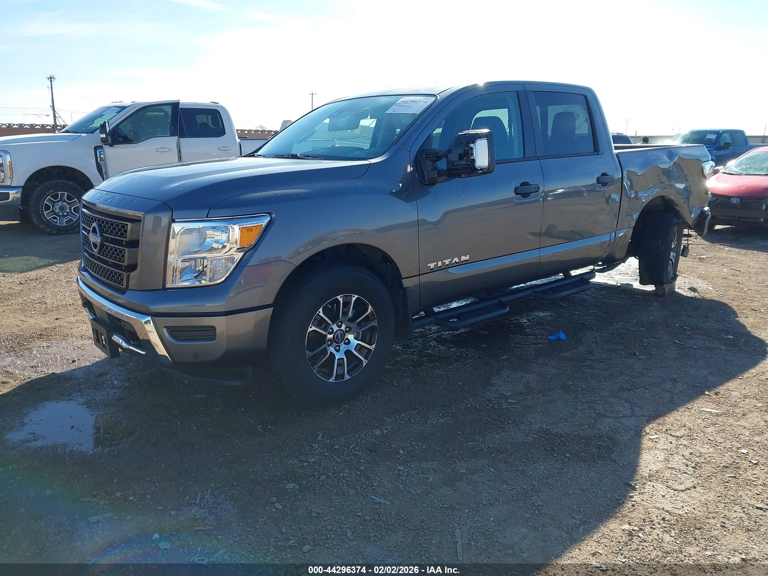 NISSAN TITAN image 2