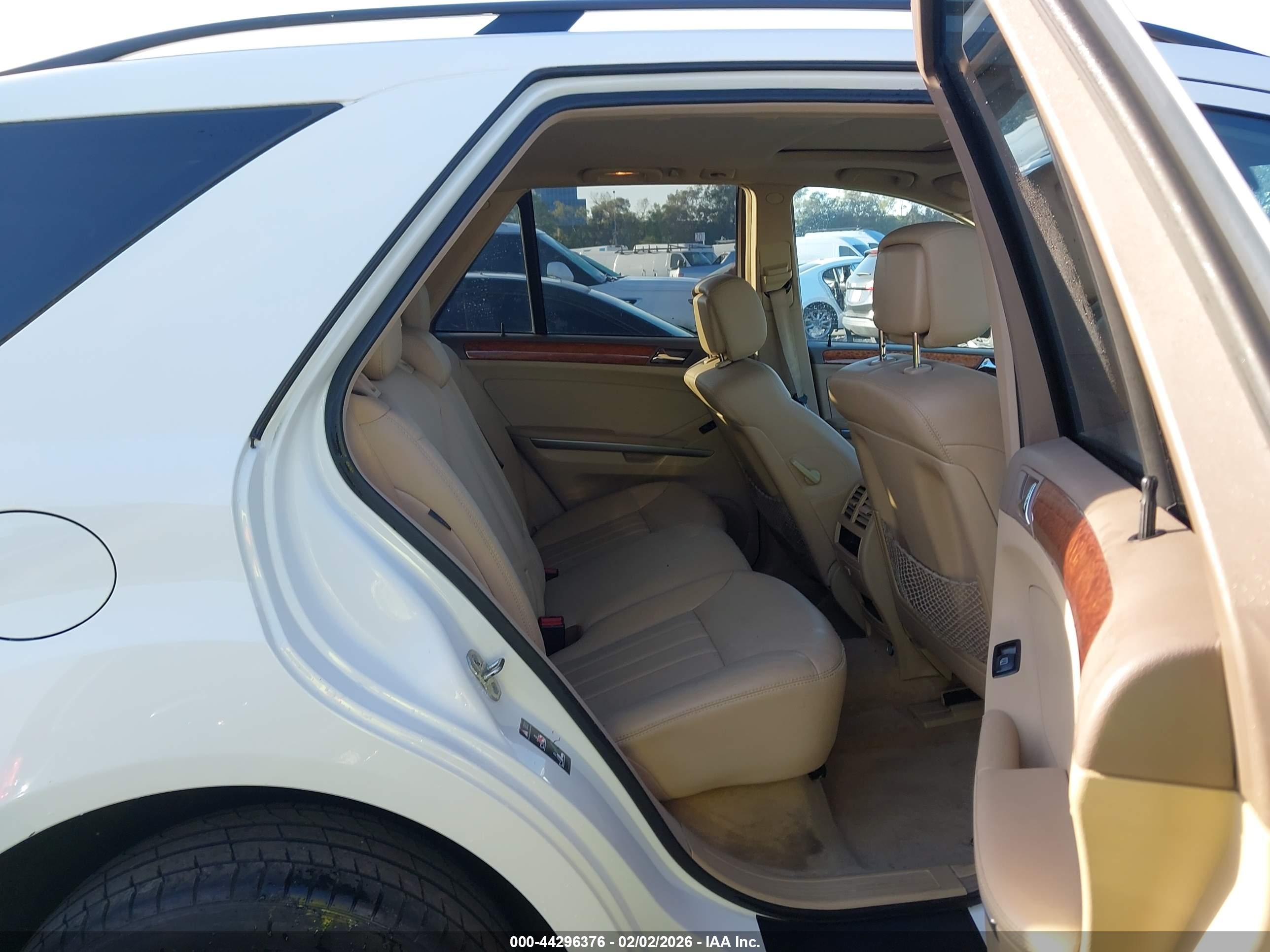 MERCEDES-BENZ ML image 8