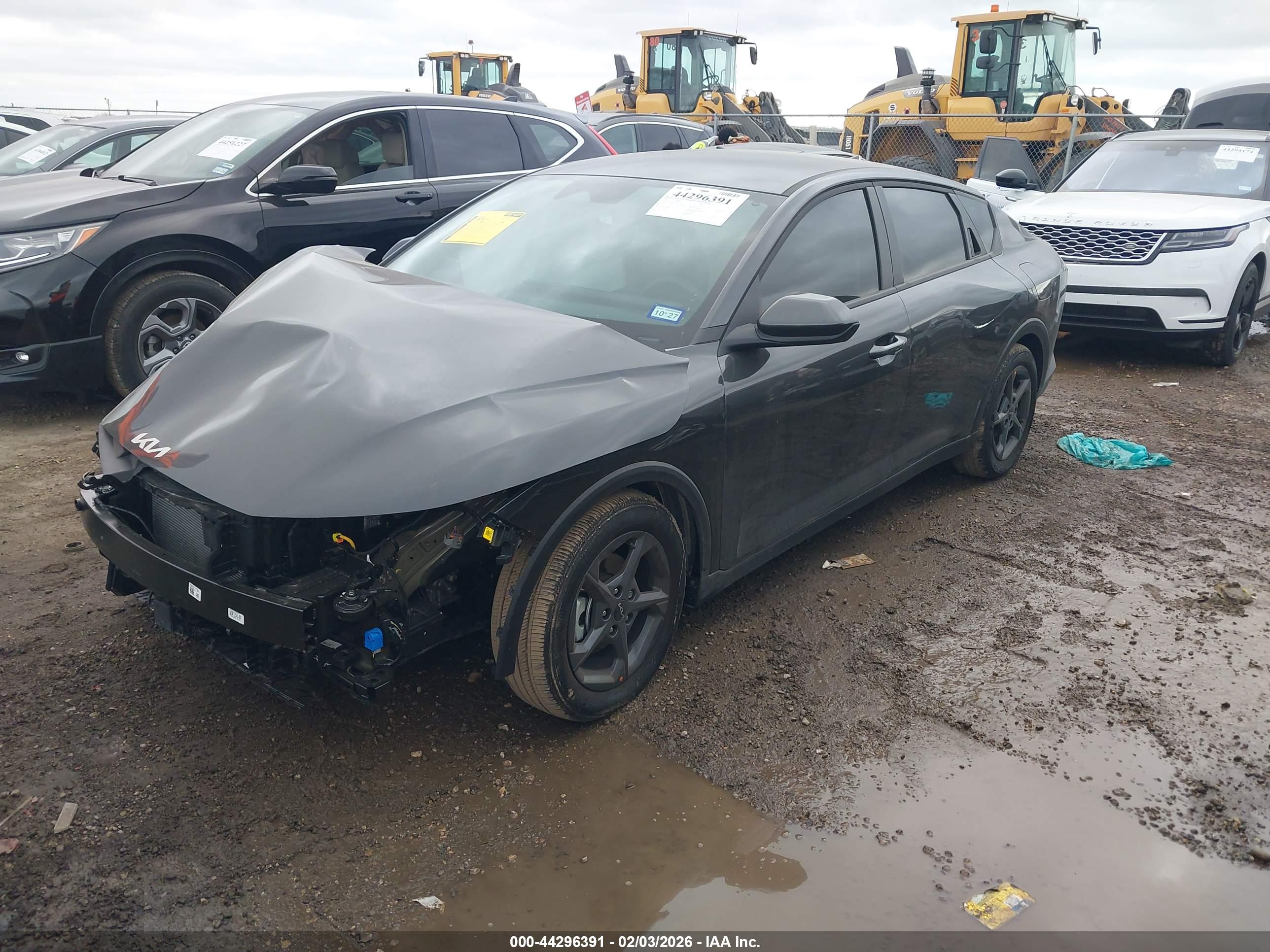 KIA K4 image 2