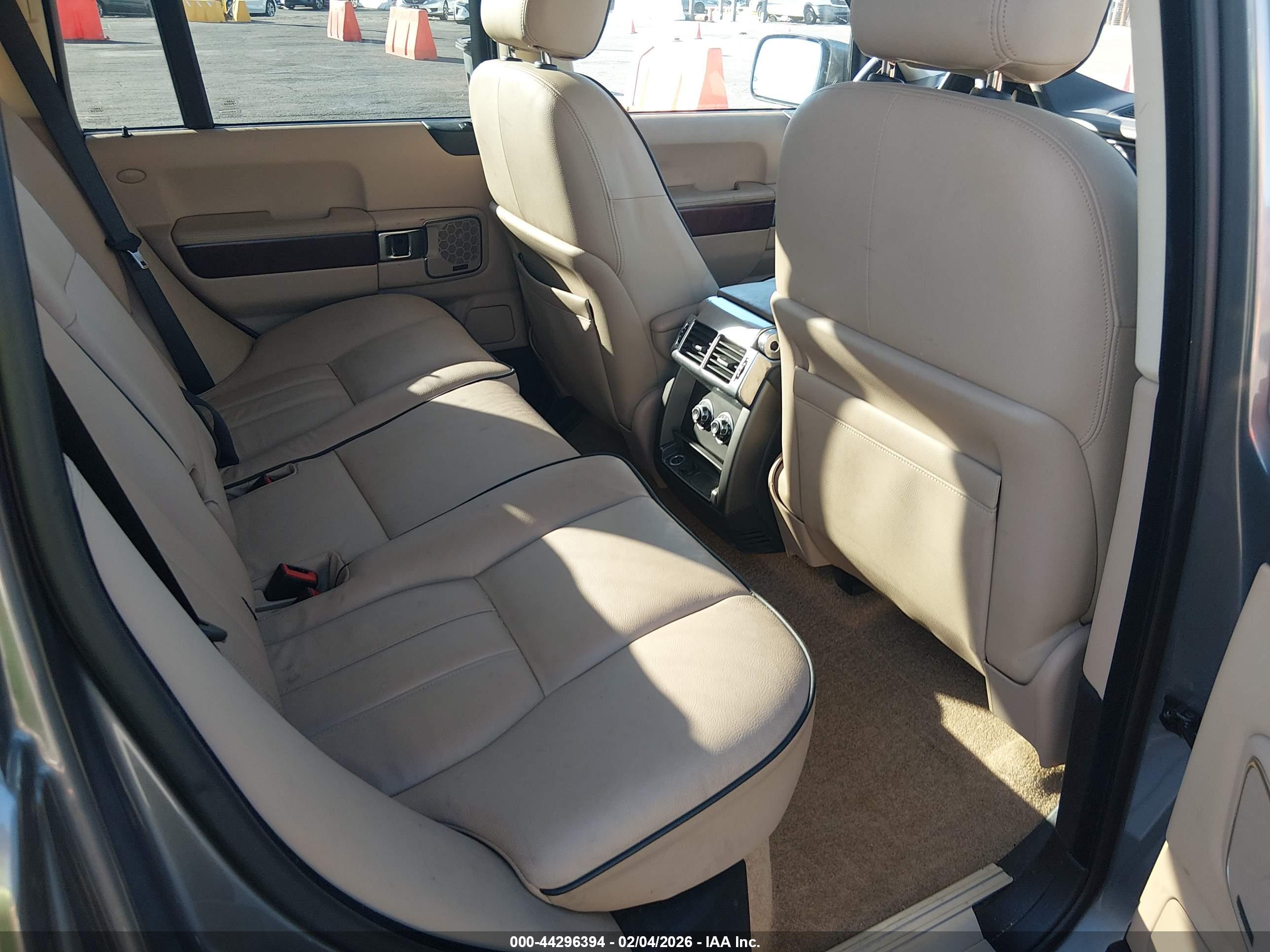 LAND ROVER image 8