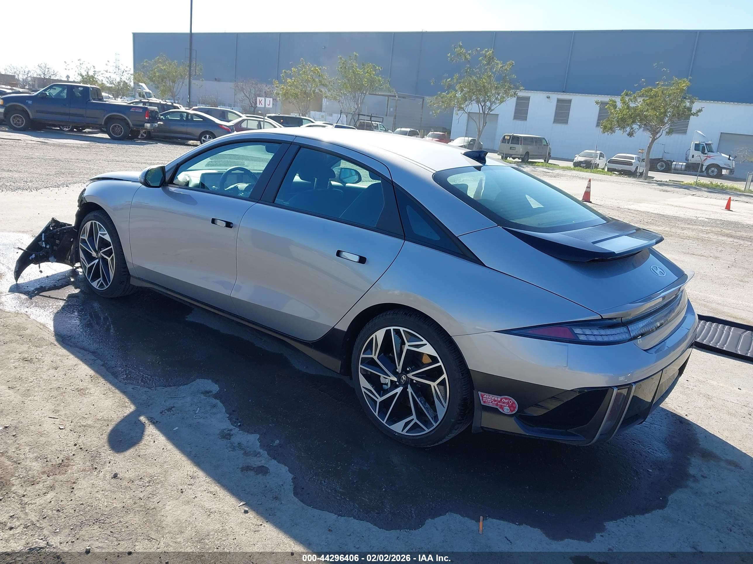 HYUNDAI IONIQ image 3