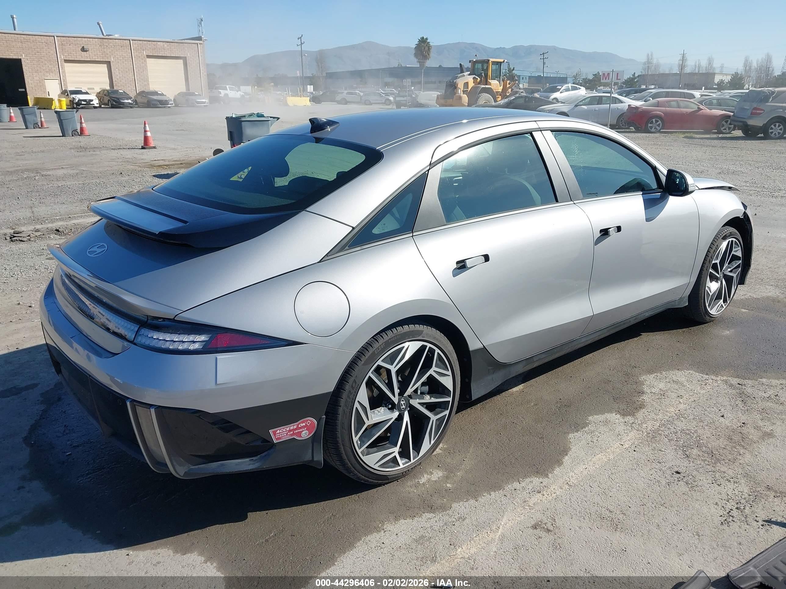 HYUNDAI IONIQ image 4