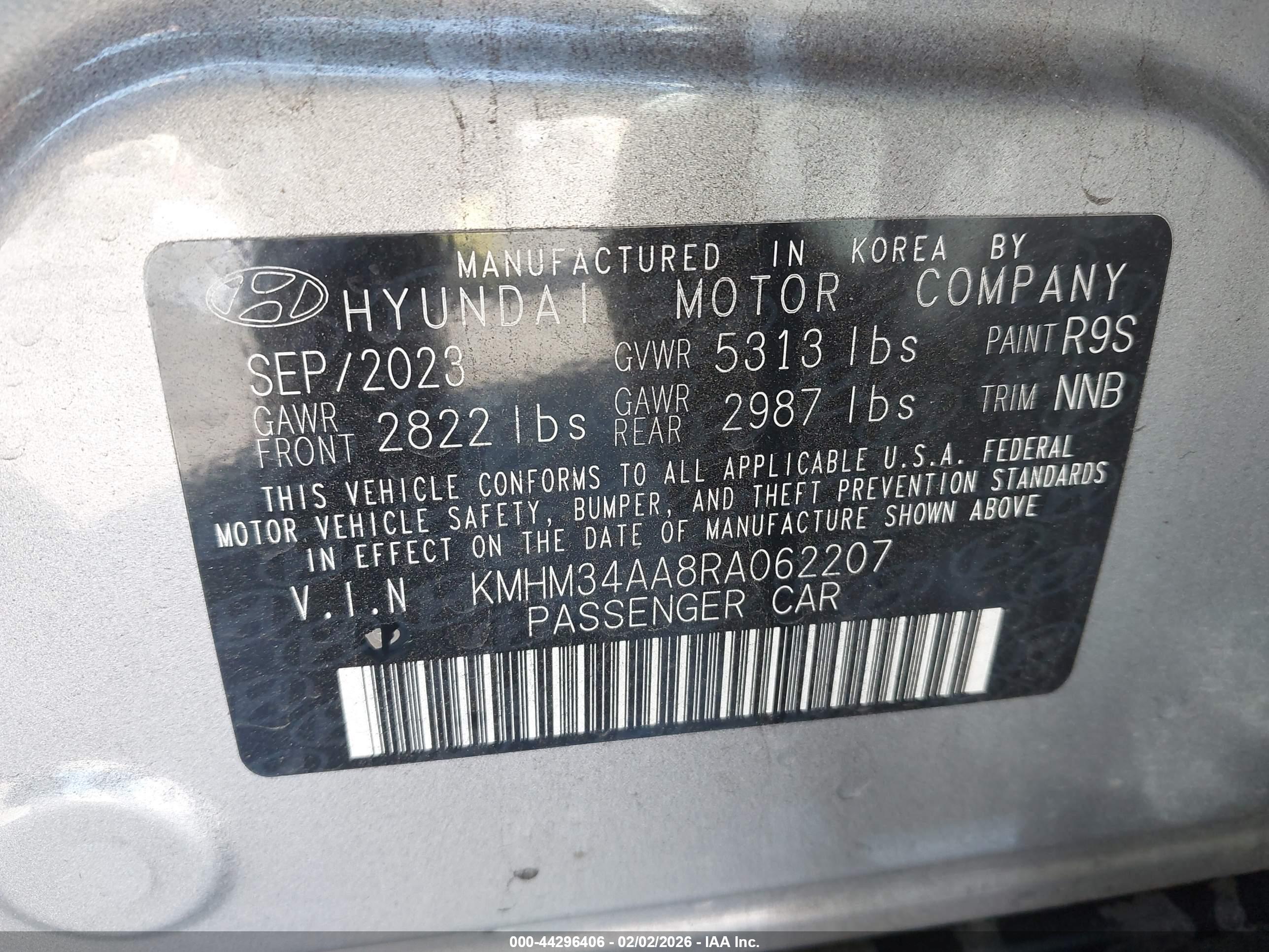 HYUNDAI IONIQ image 9