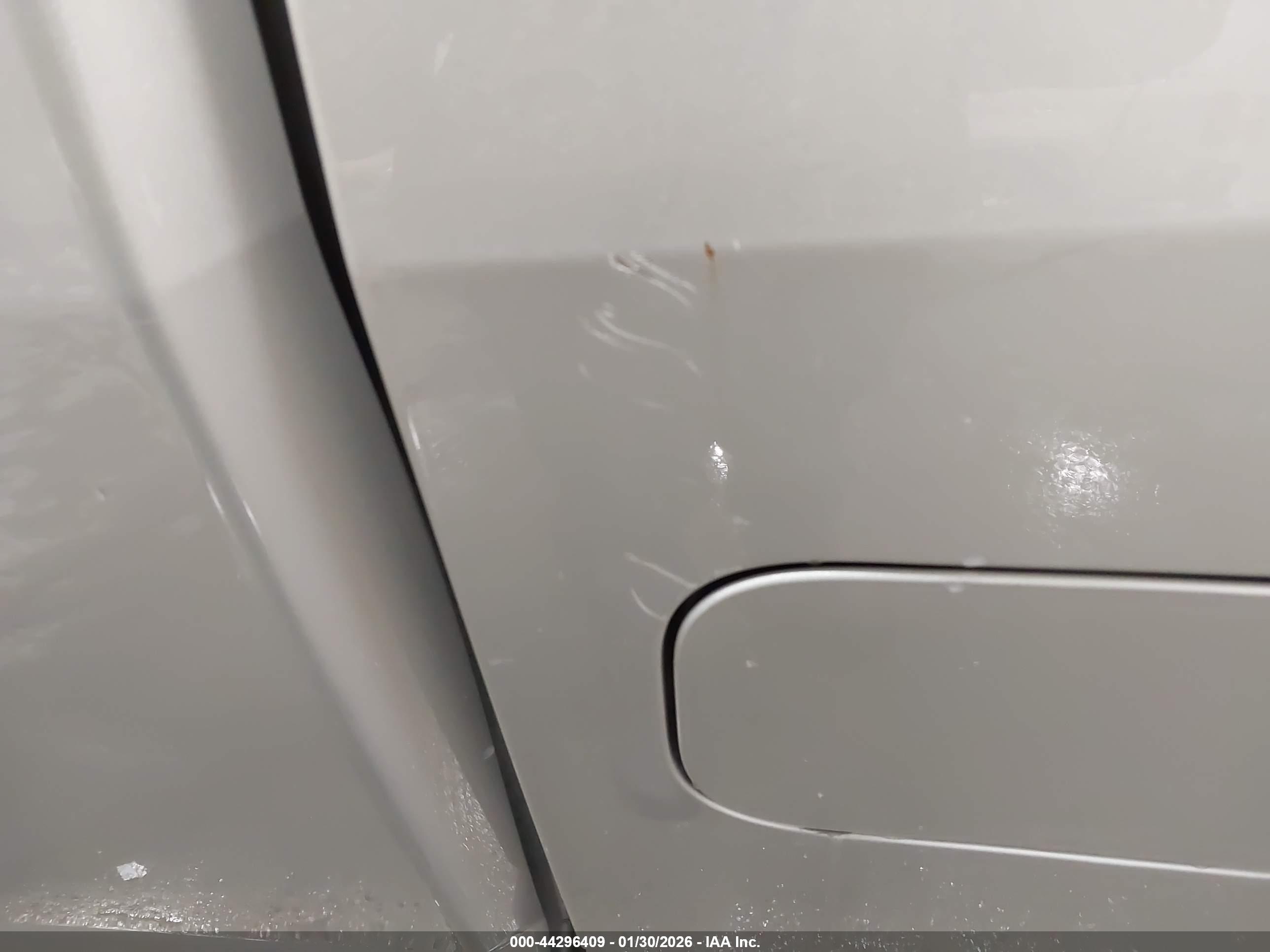 CHEVROLET COLORADO image 6