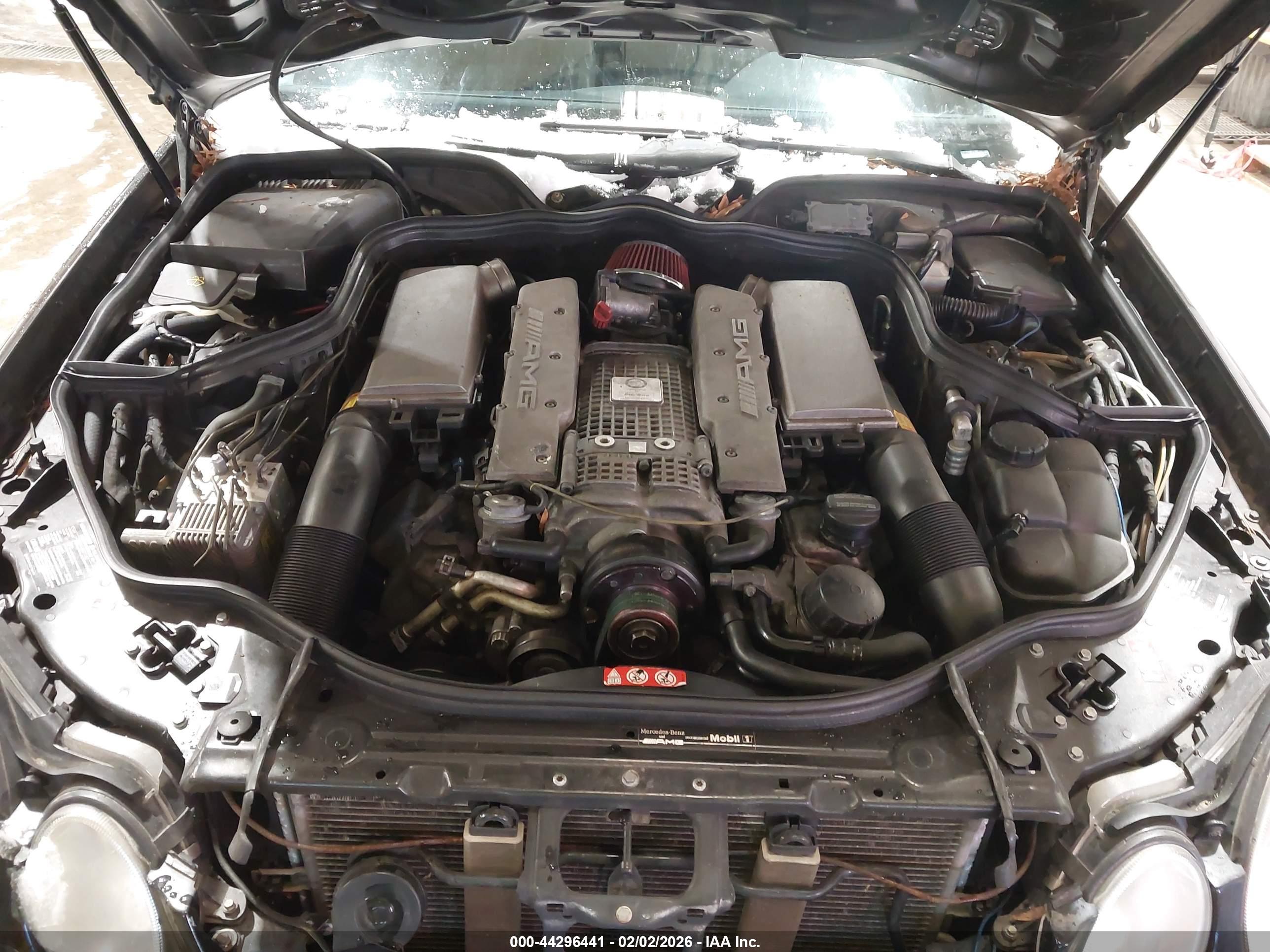MERCEDES-BENZ E image 10