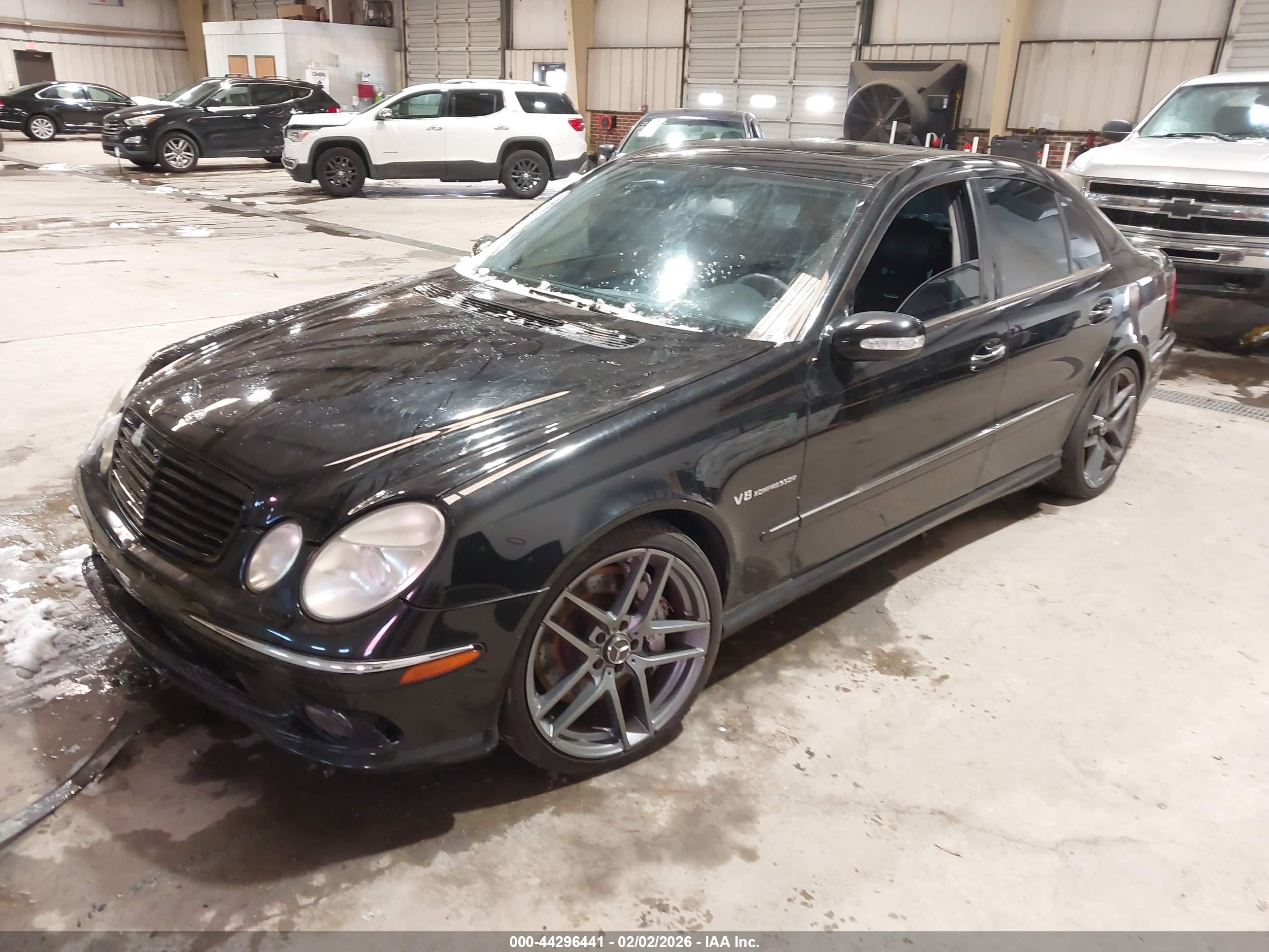 MERCEDES-BENZ E image 2