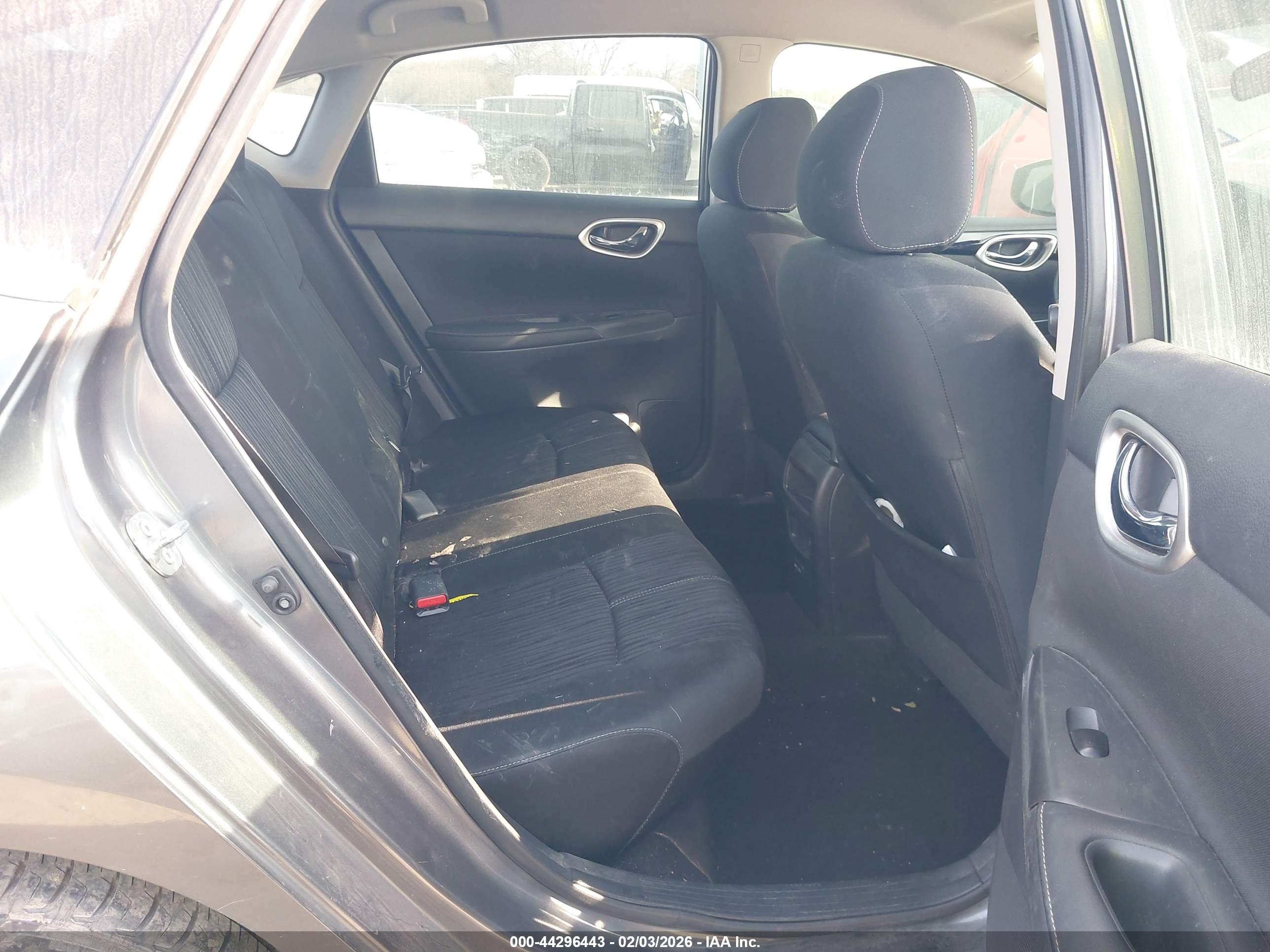 NISSAN SENTRA image 8