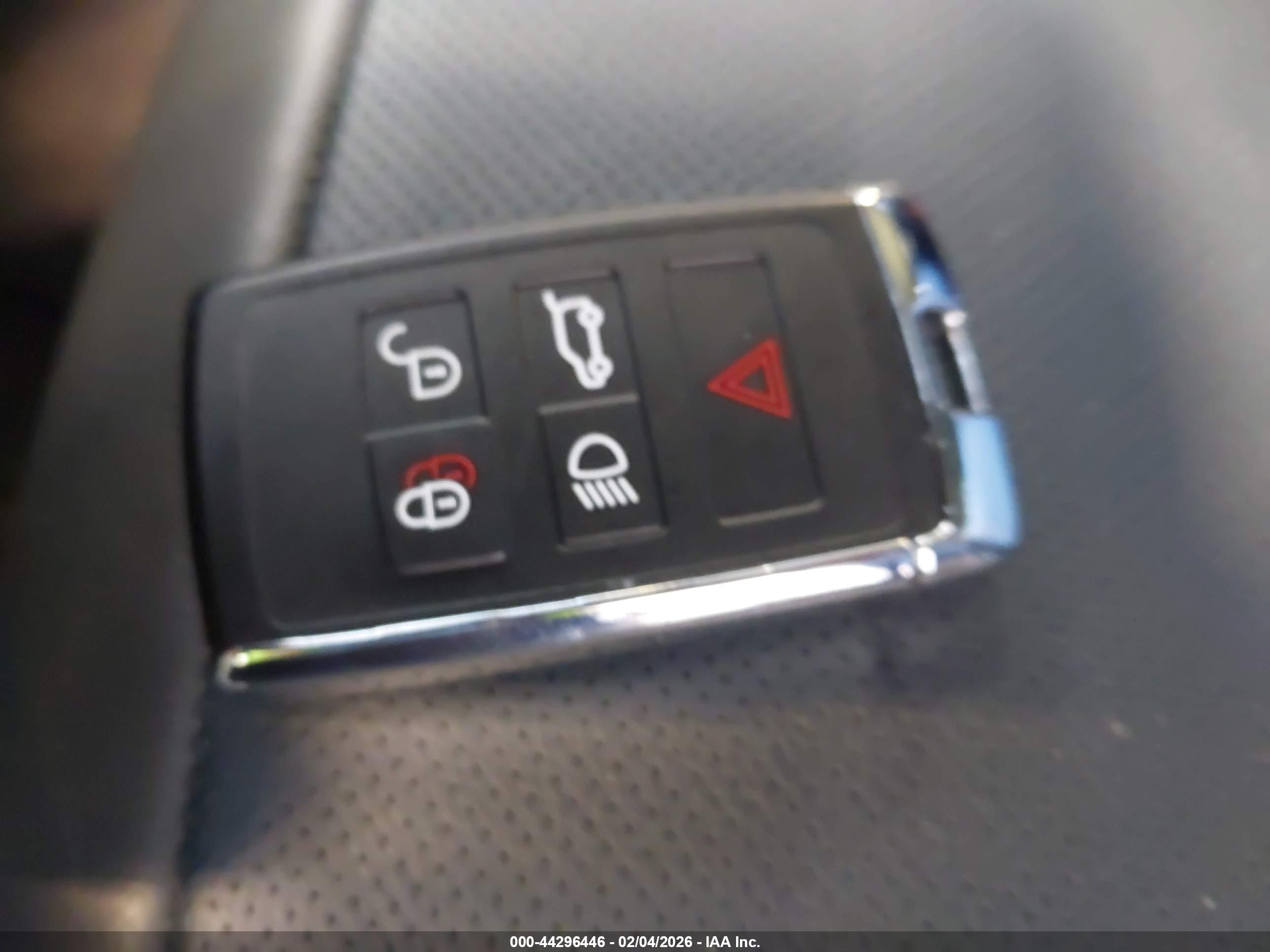 LAND ROVER image 11