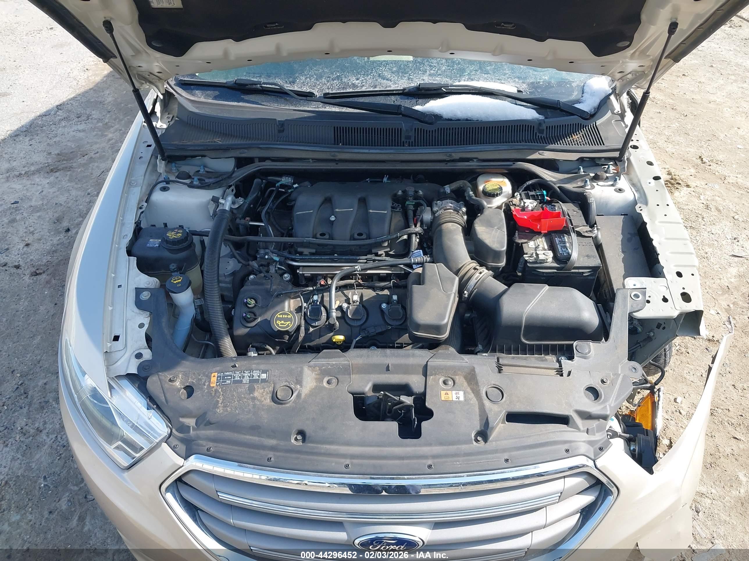 FORD TAURUS image 10