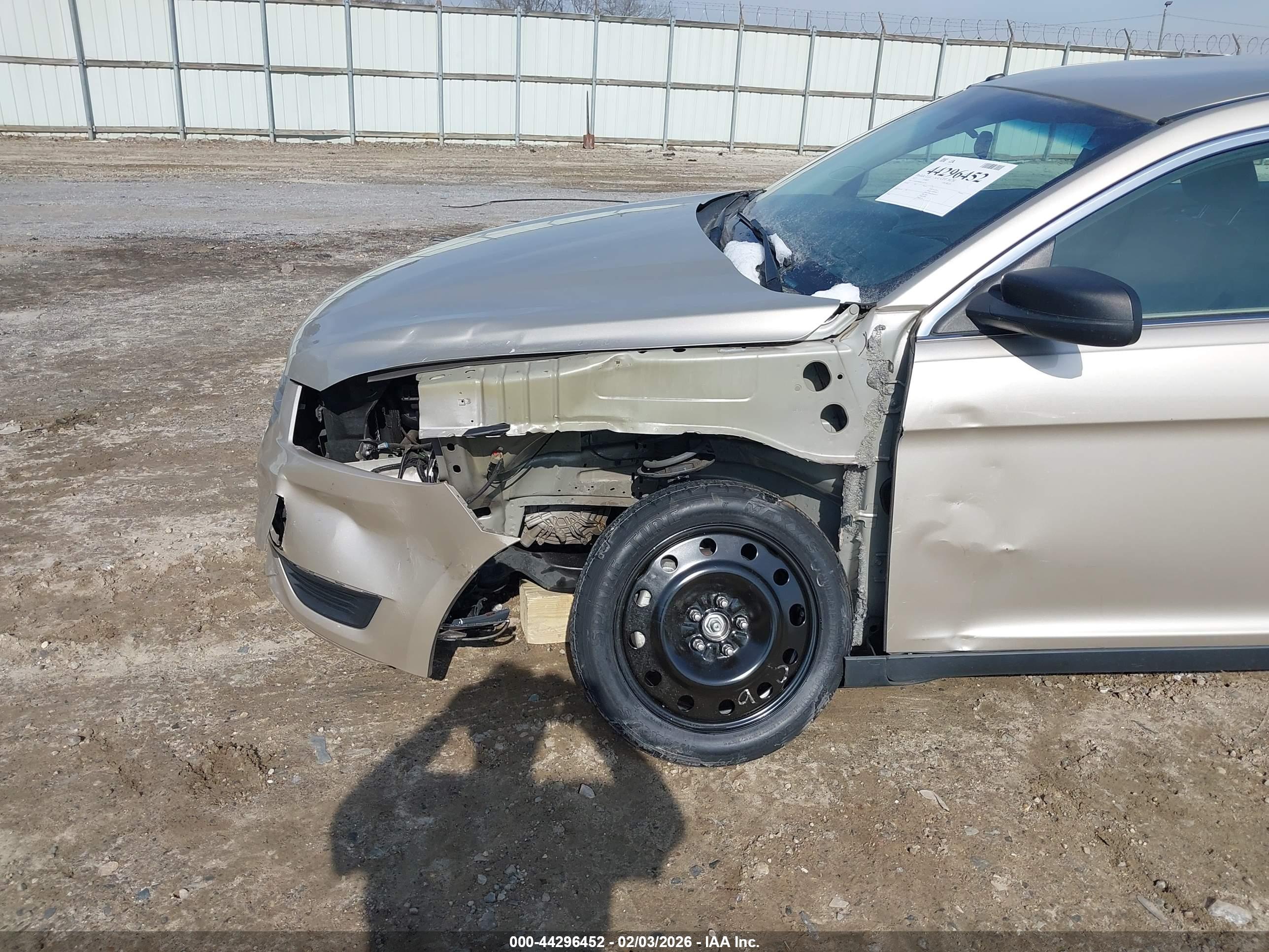FORD TAURUS image 6