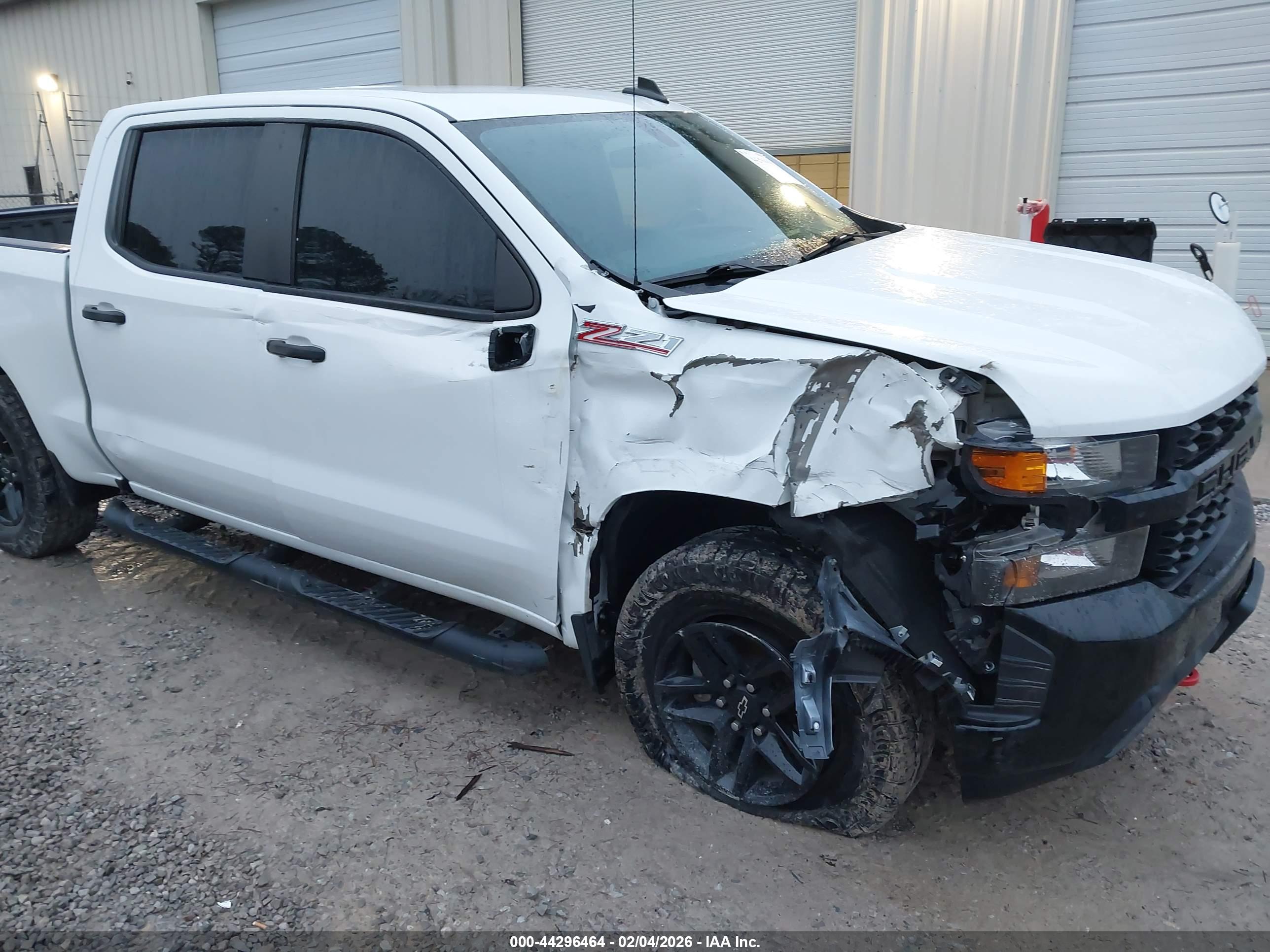 CHEVROLET SILVERADO image 6
