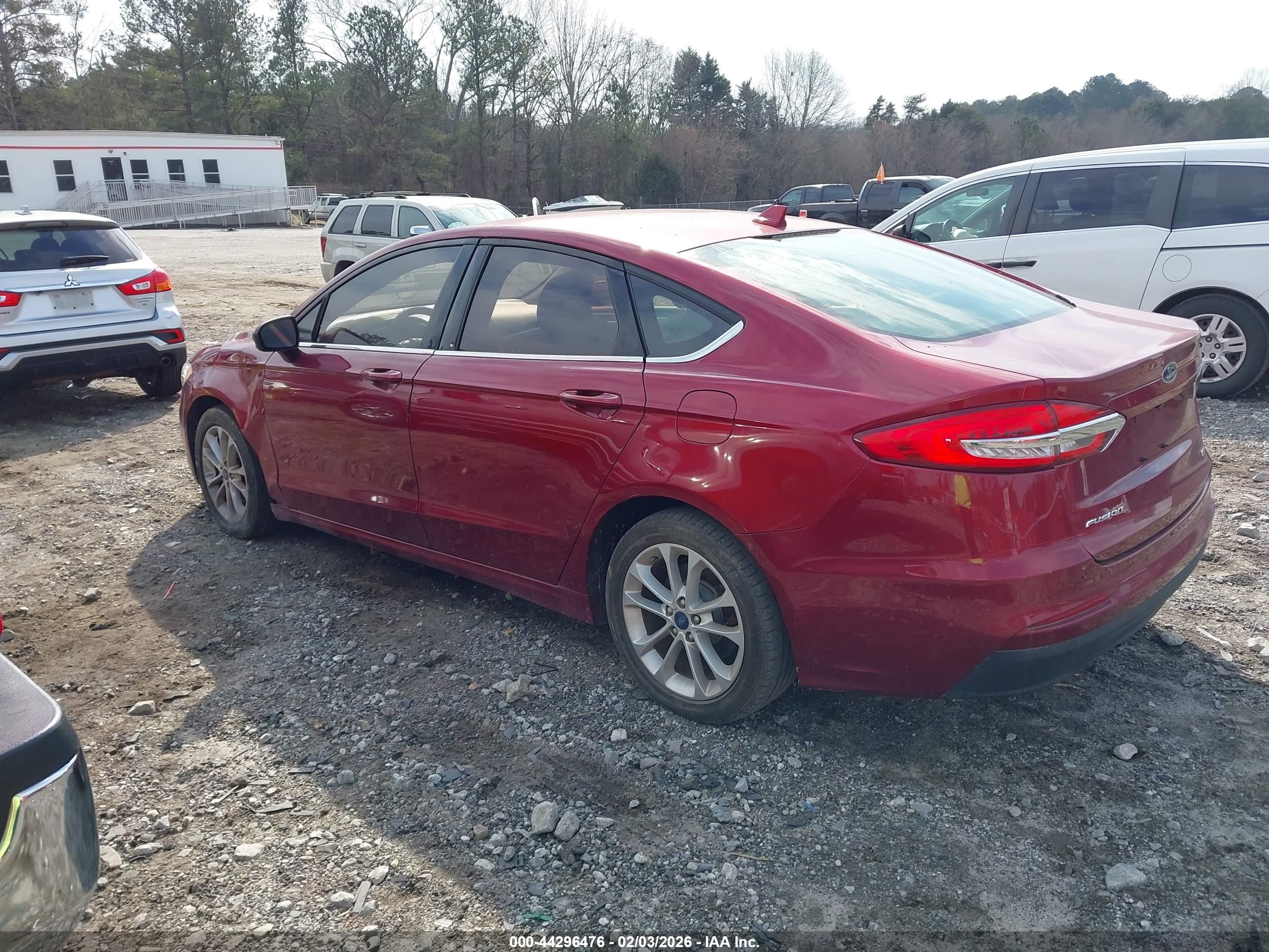 FORD FUSION image 3