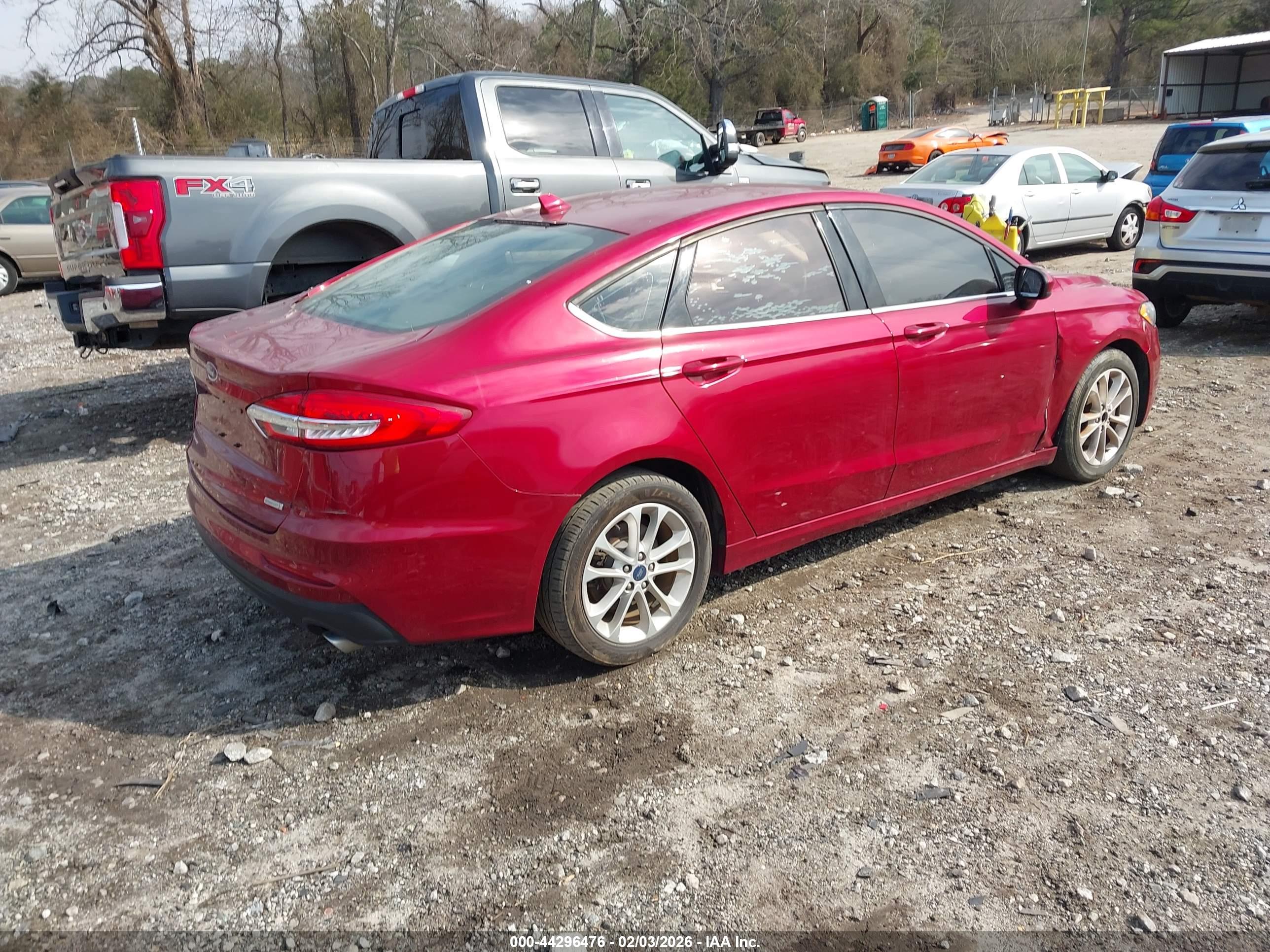 FORD FUSION image 4