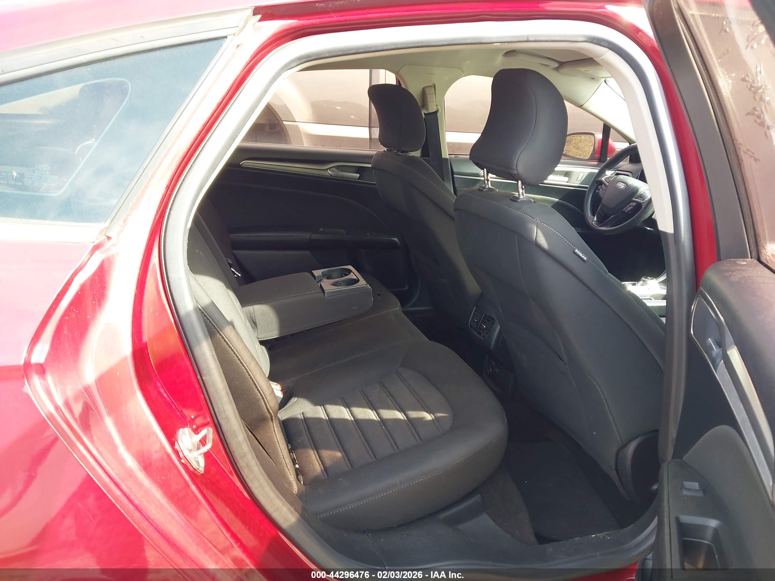 FORD FUSION image 8