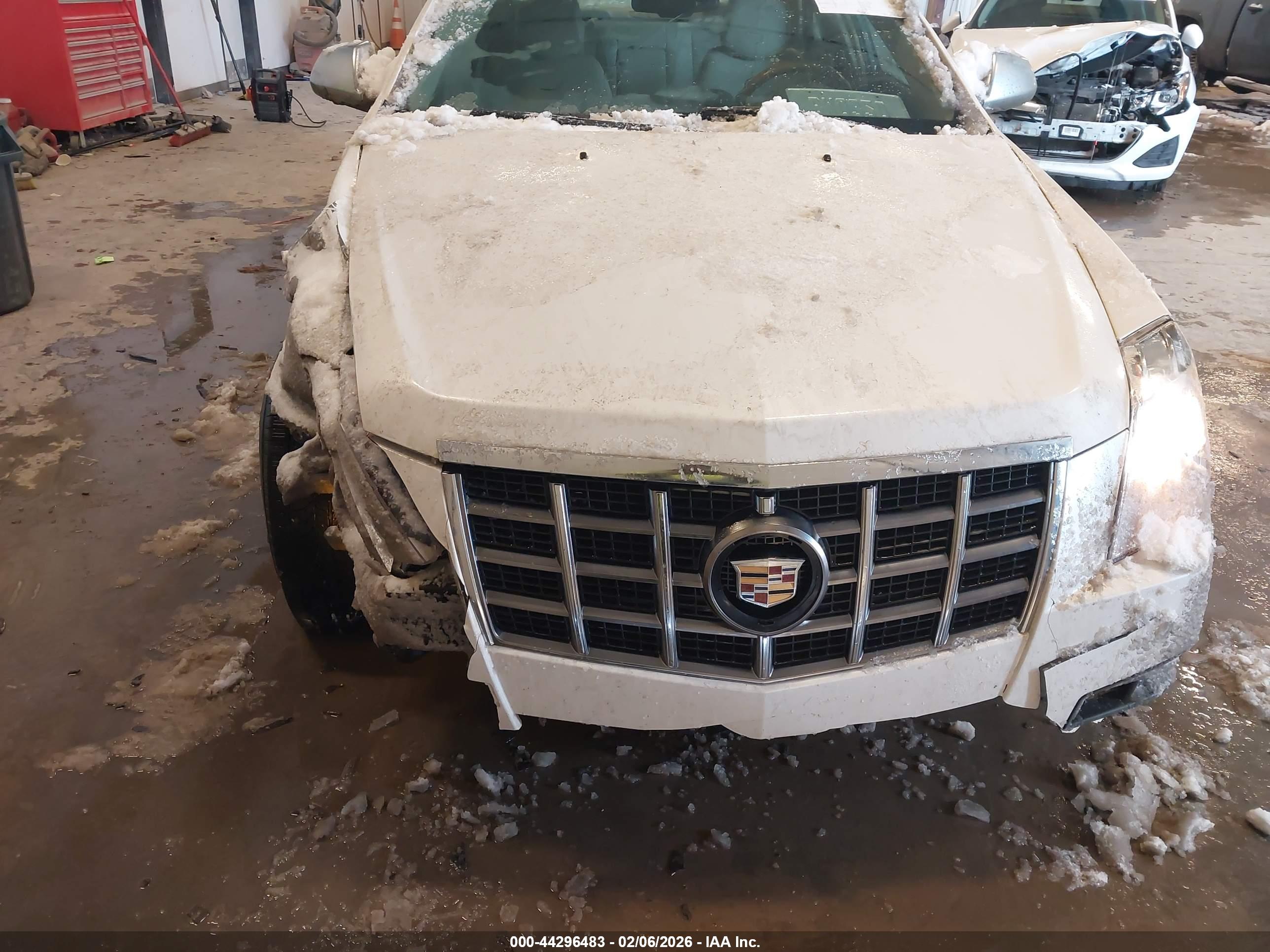 CADILLAC CTS image 6
