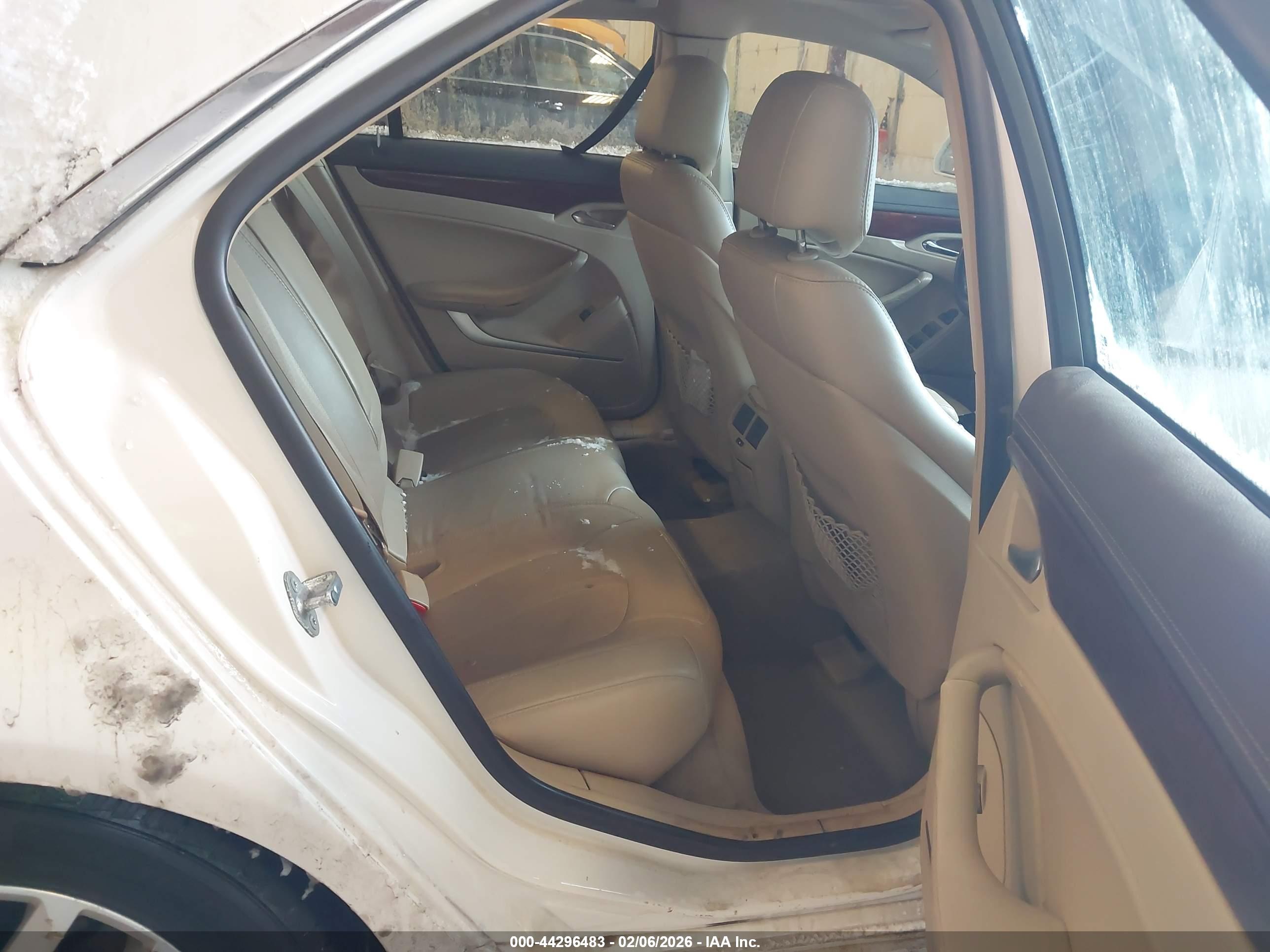 CADILLAC CTS image 8