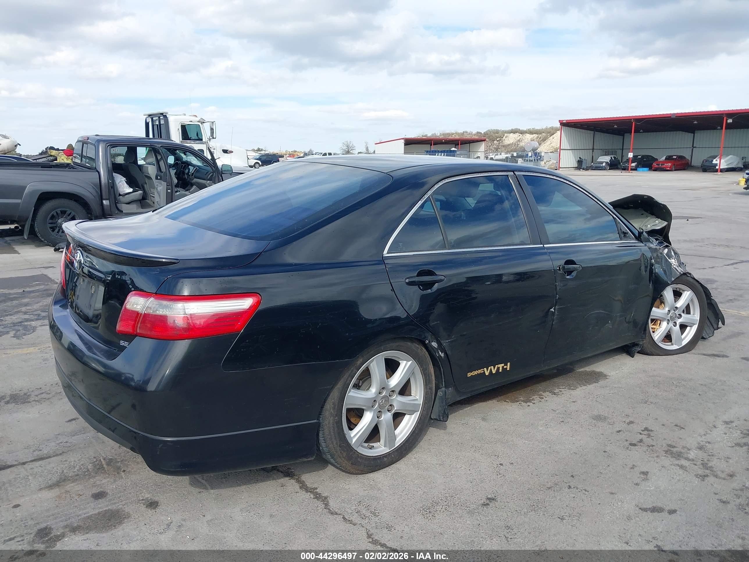 TOYOTA CAMRY image 4