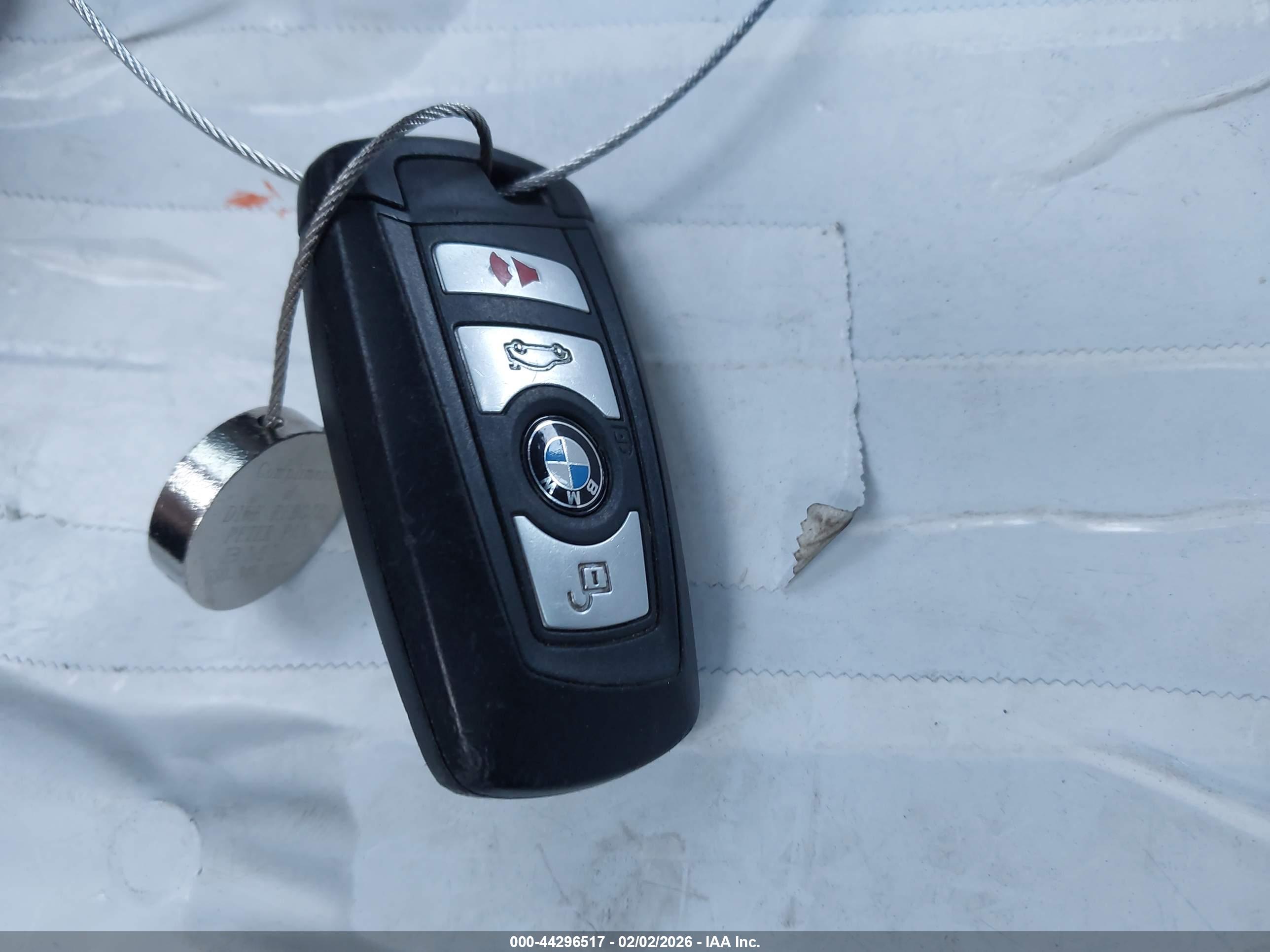 BMW 320I image 11
