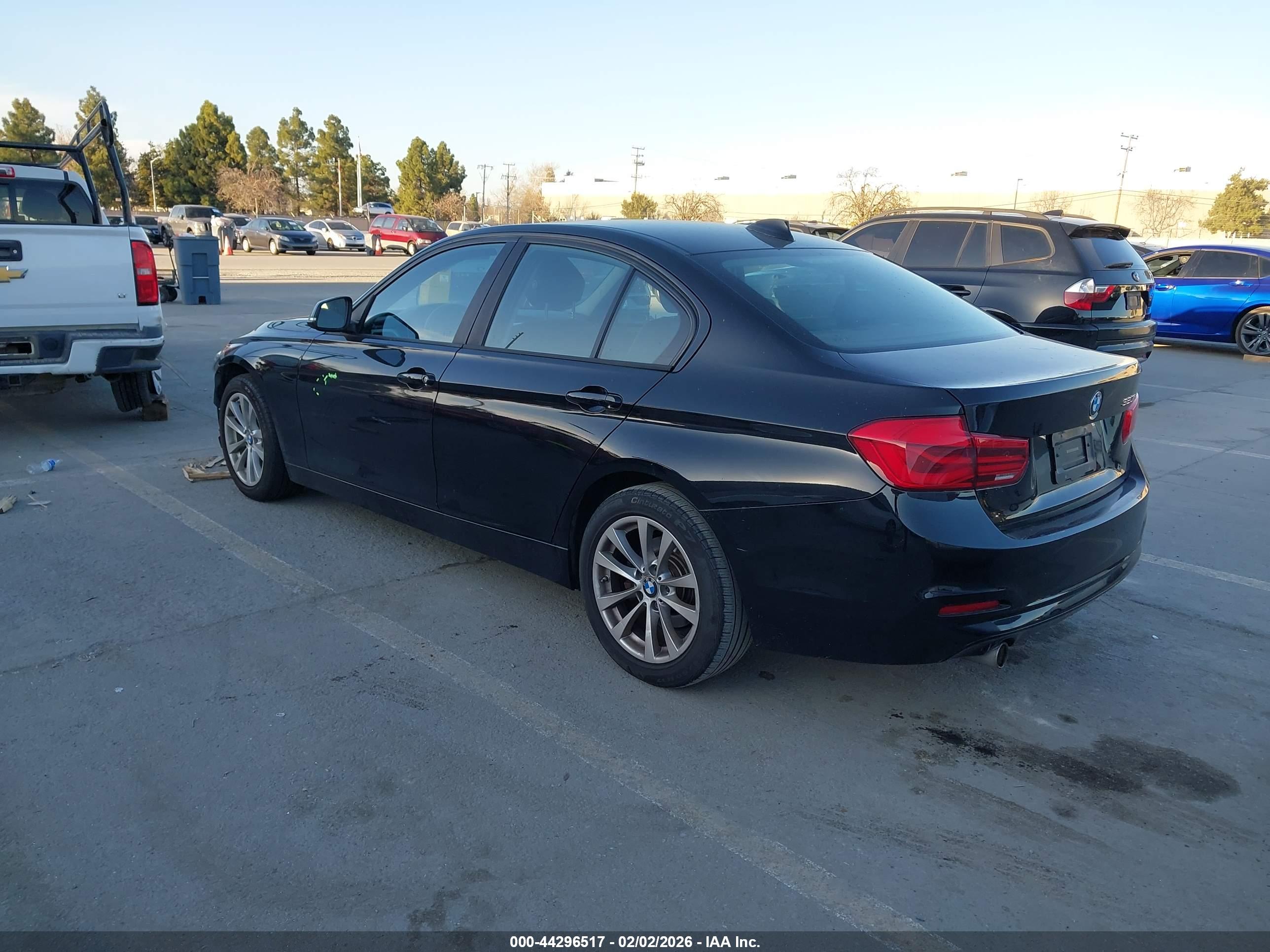 BMW 320I image 3