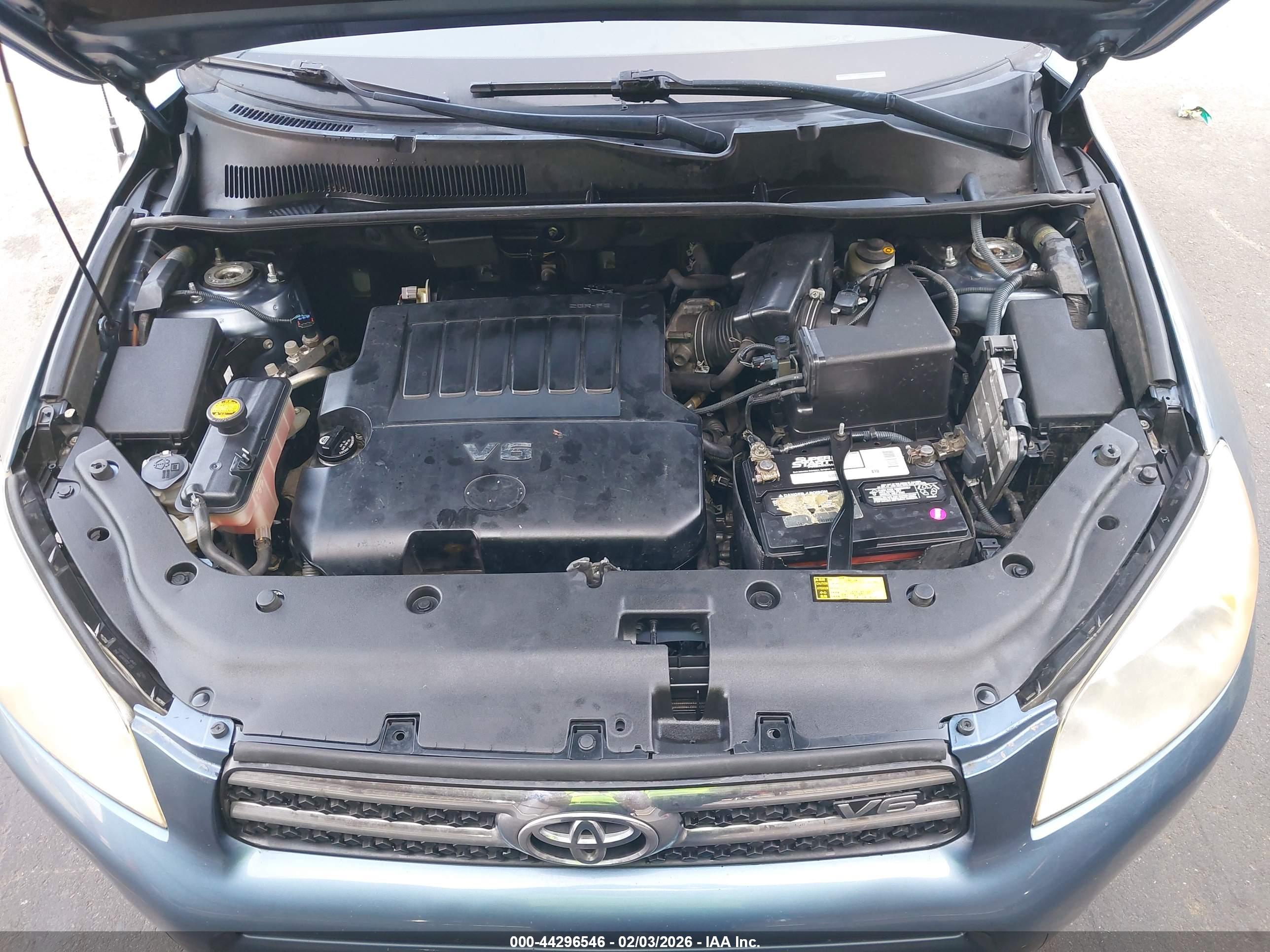 TOYOTA RAV4 image 10