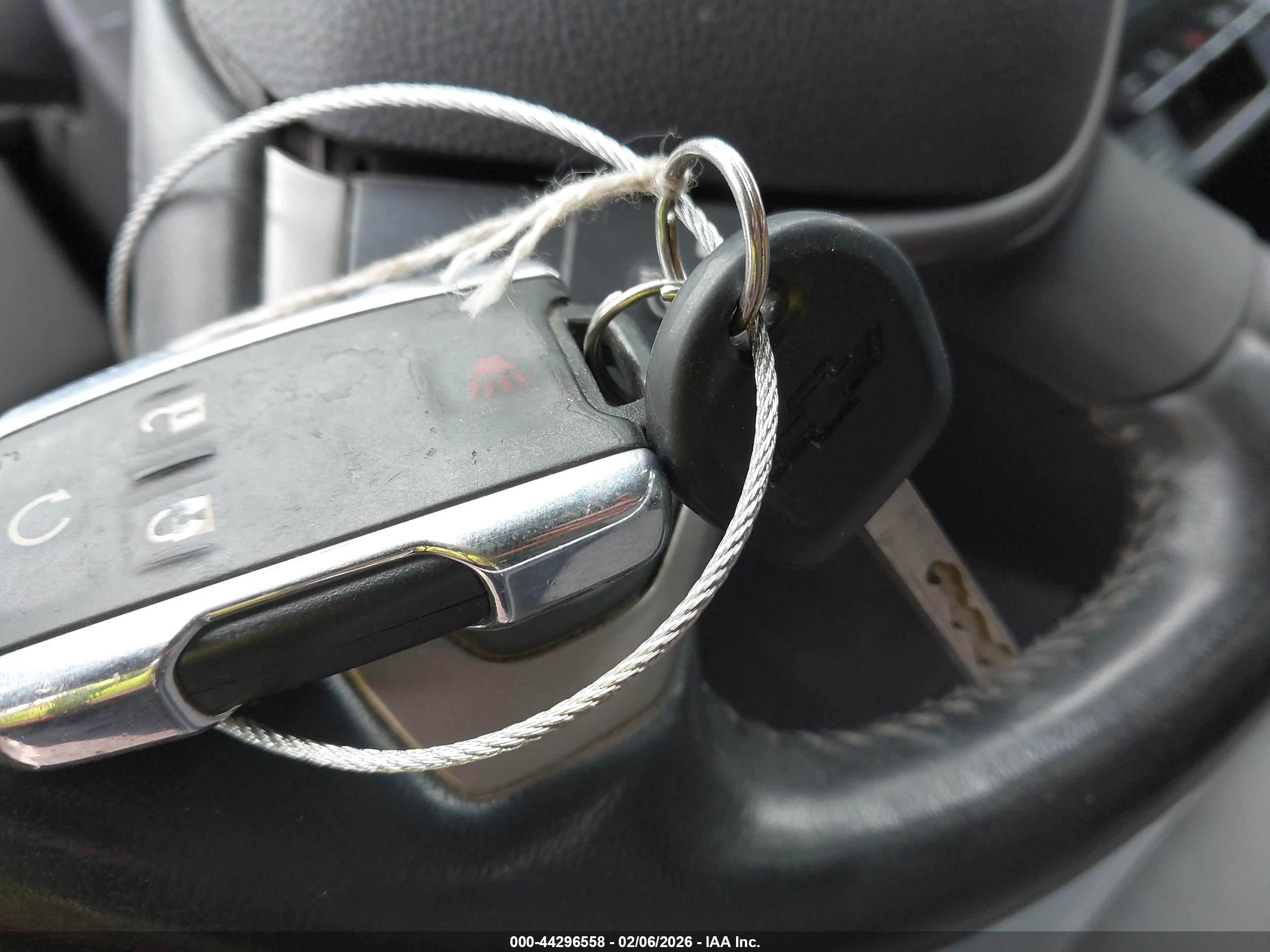 CHEVROLET COLORADO image 11