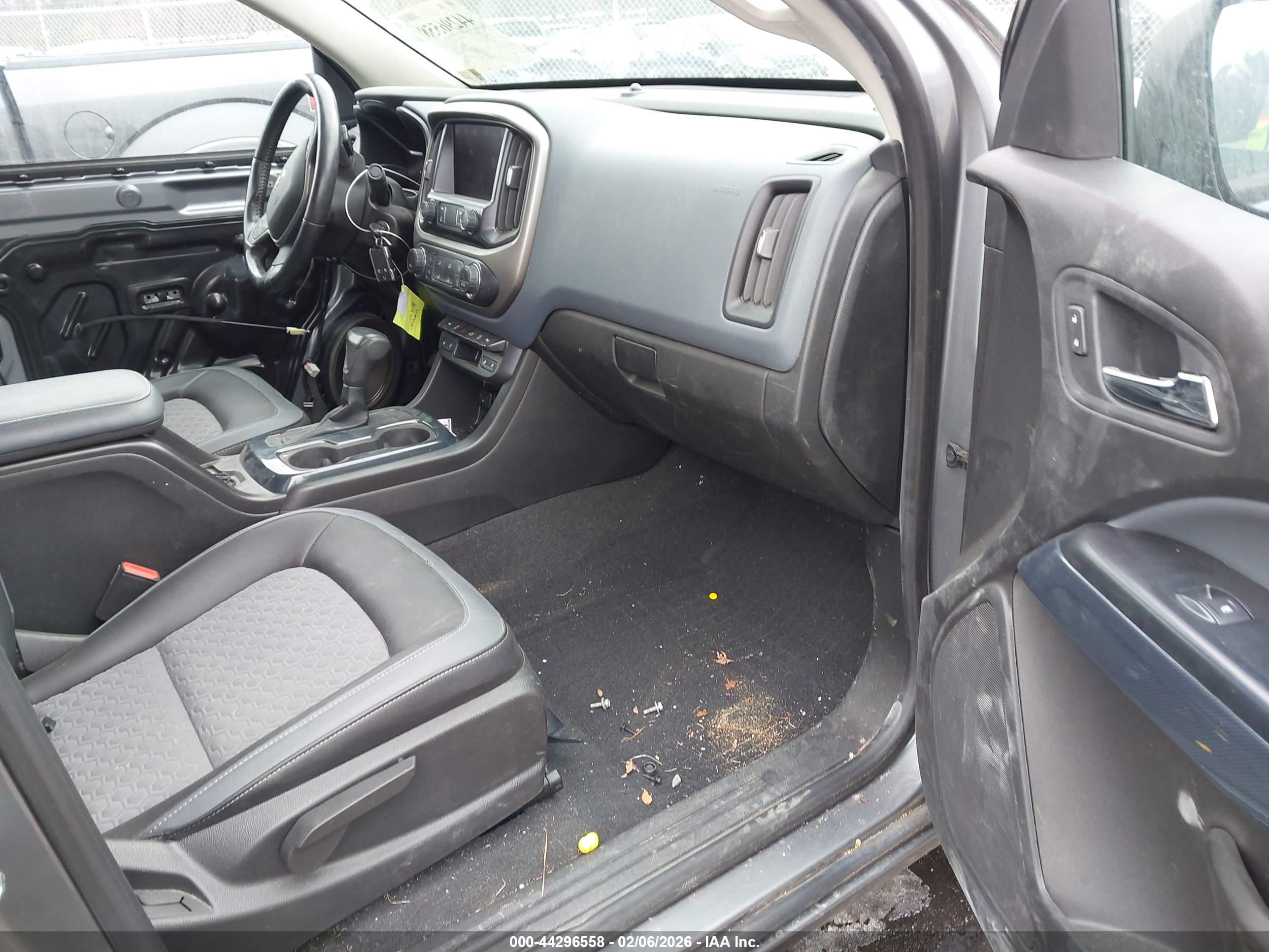 CHEVROLET COLORADO image 5