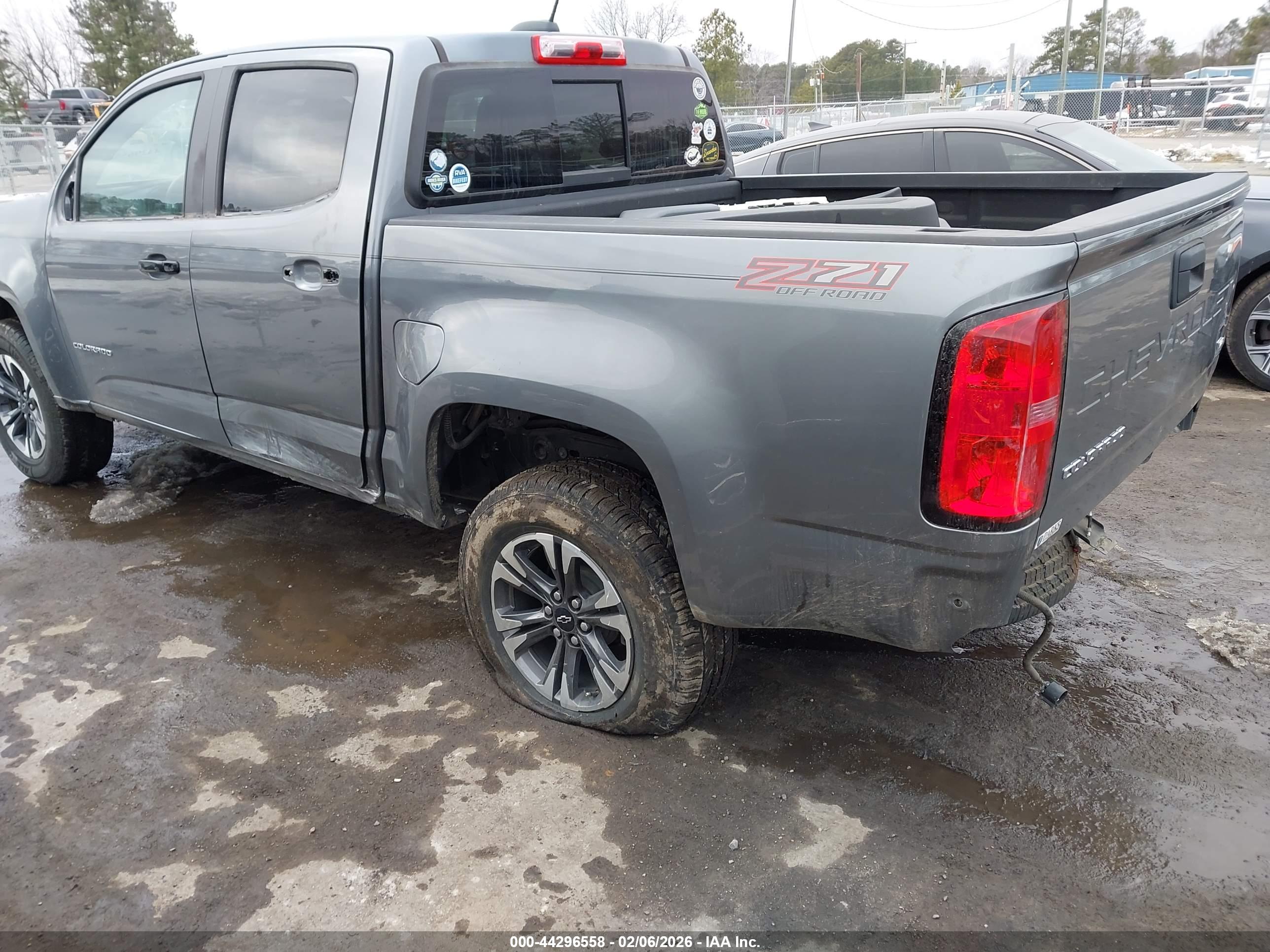 CHEVROLET COLORADO image 6