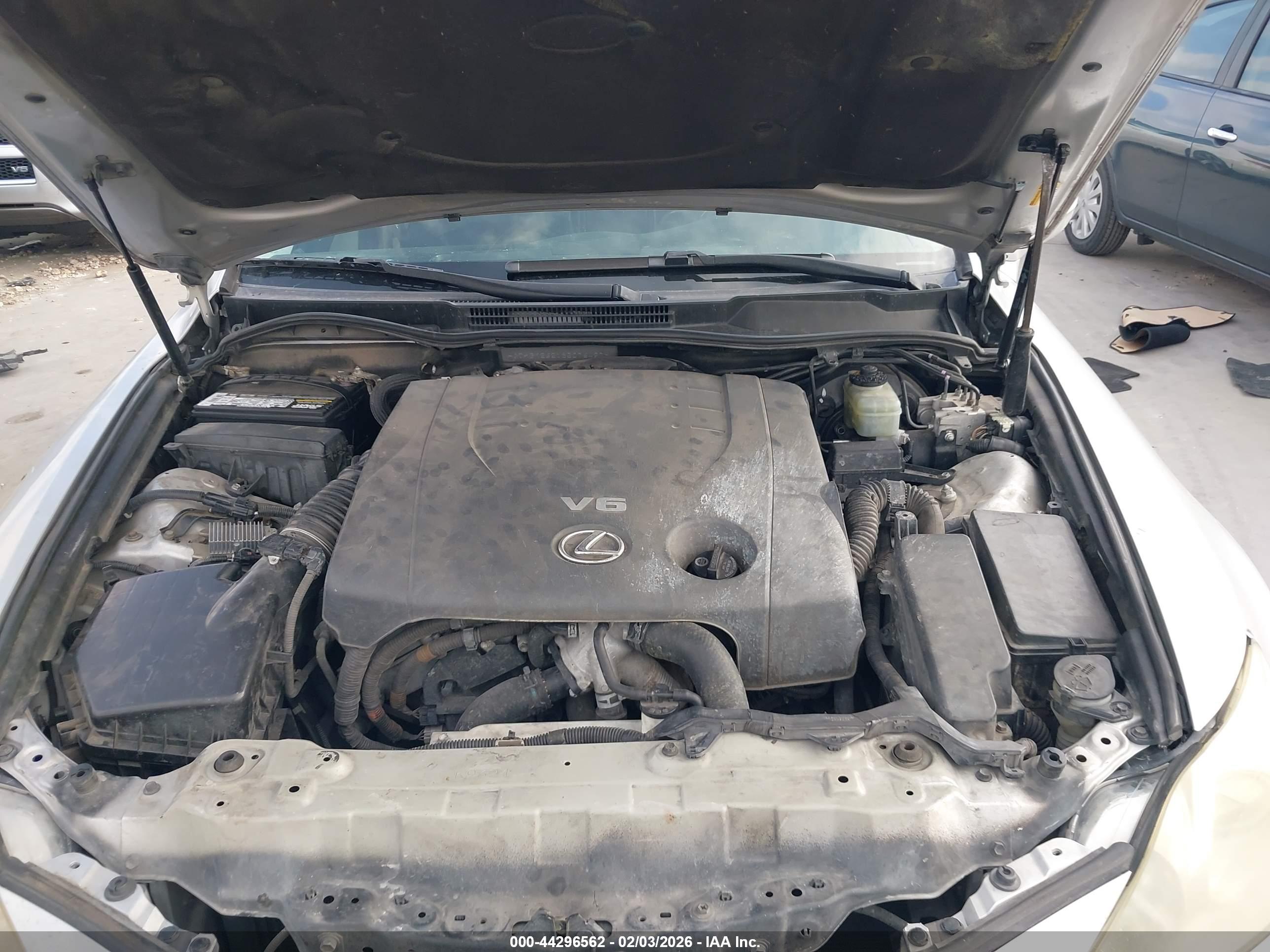 LEXUS IS image 10