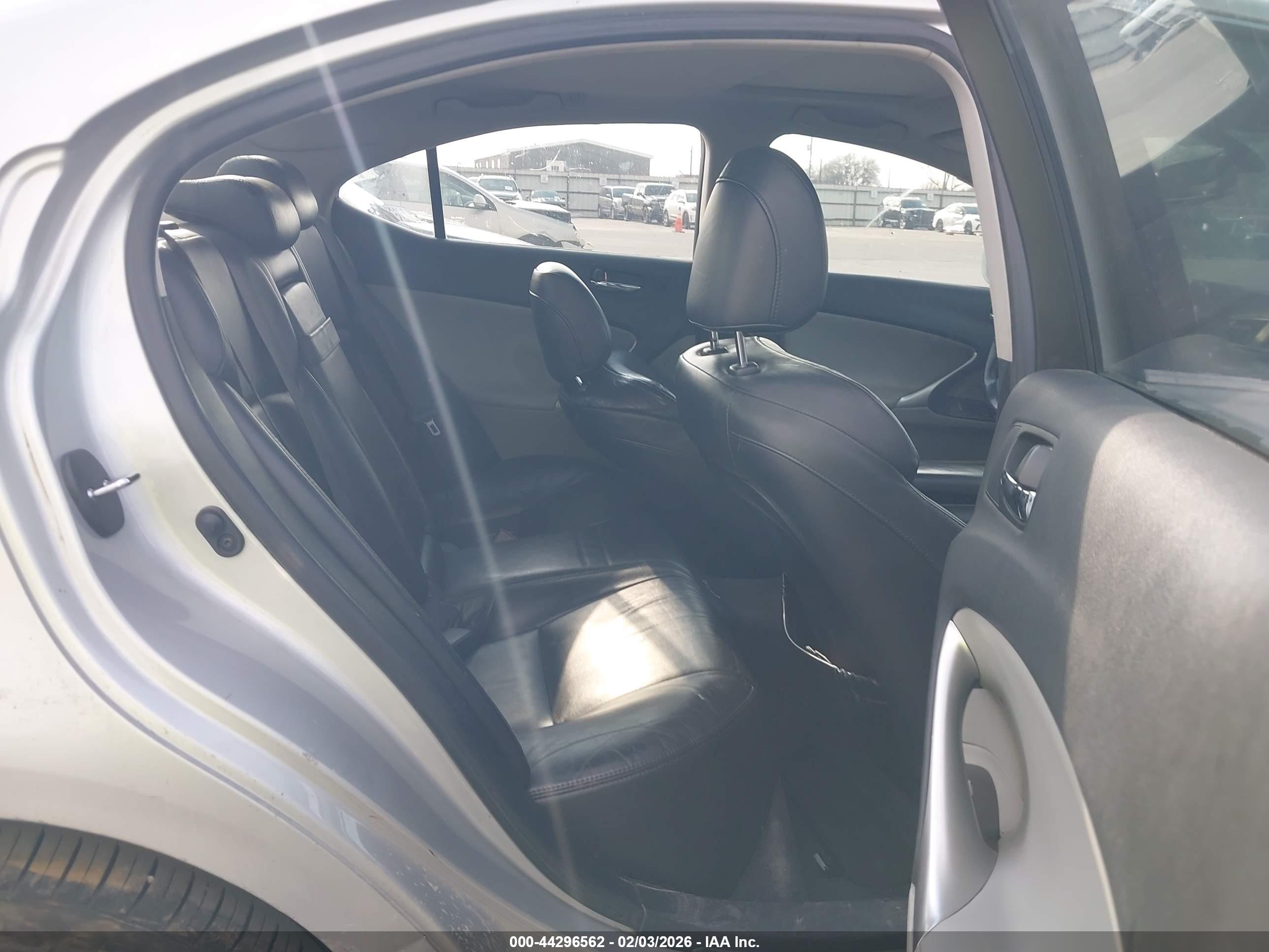 LEXUS IS image 8