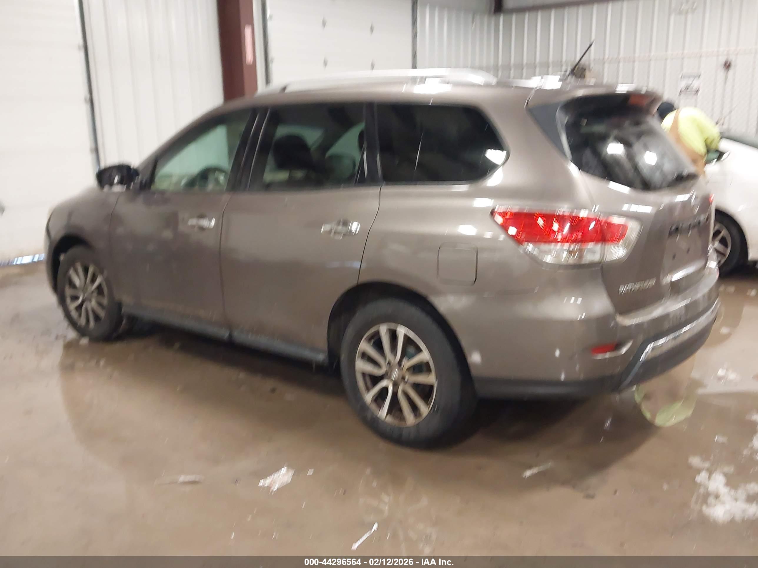 NISSAN PATHFINDER image 3