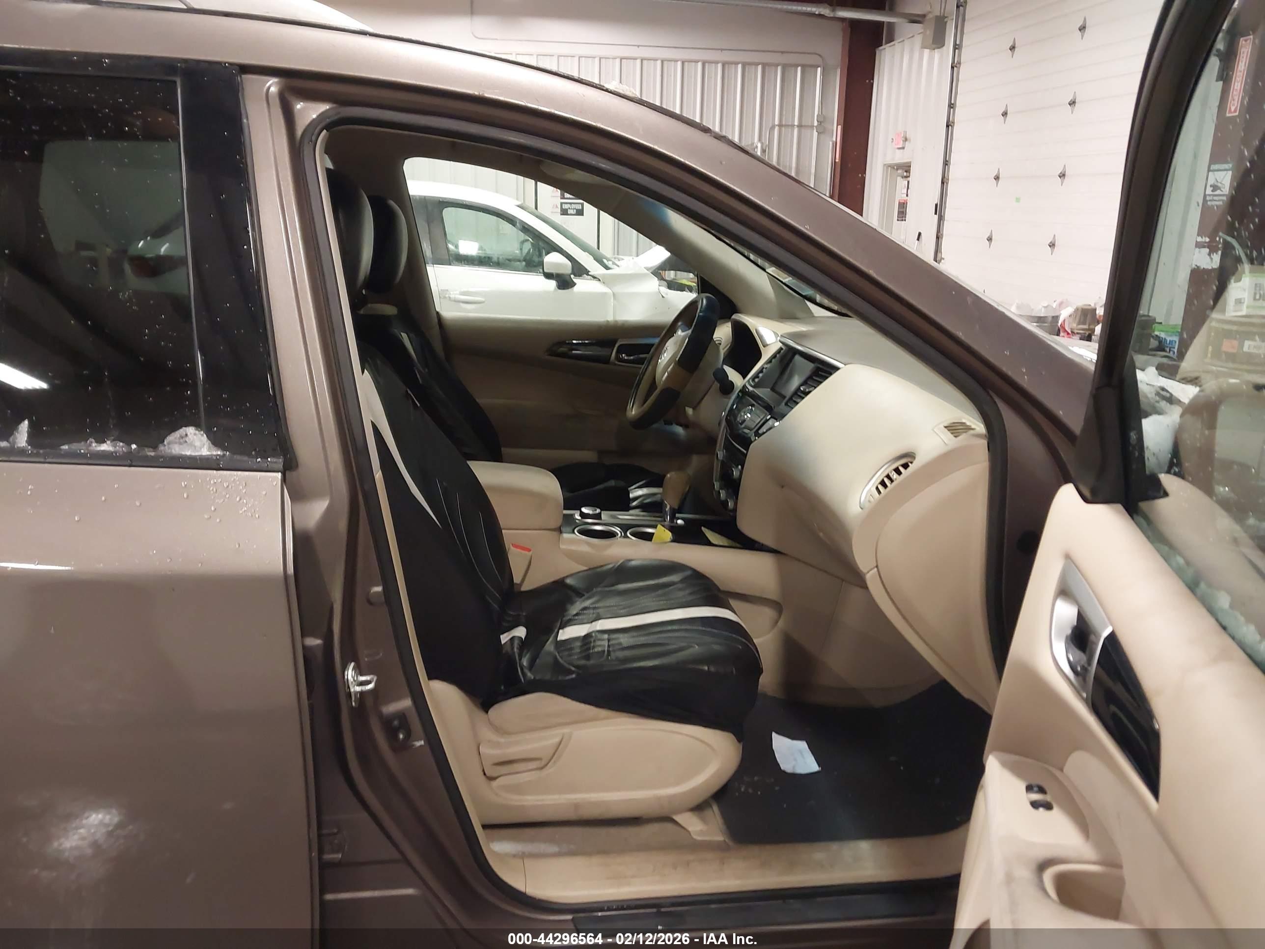 NISSAN PATHFINDER image 5
