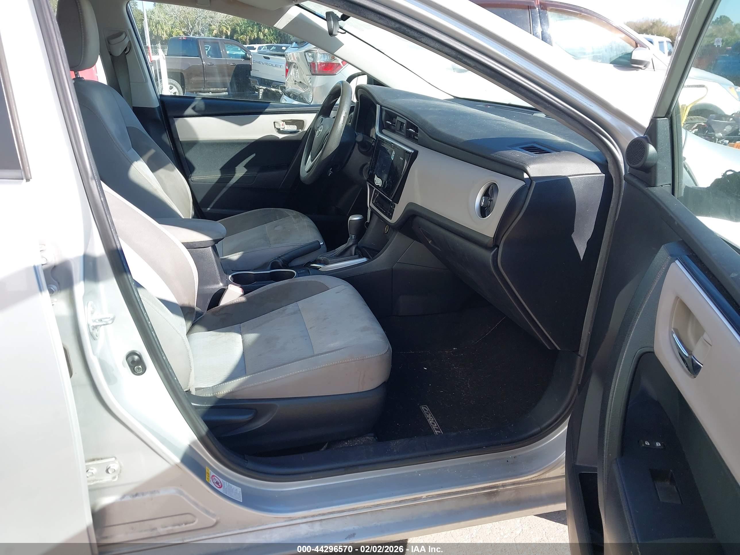 TOYOTA COROLLA image 5