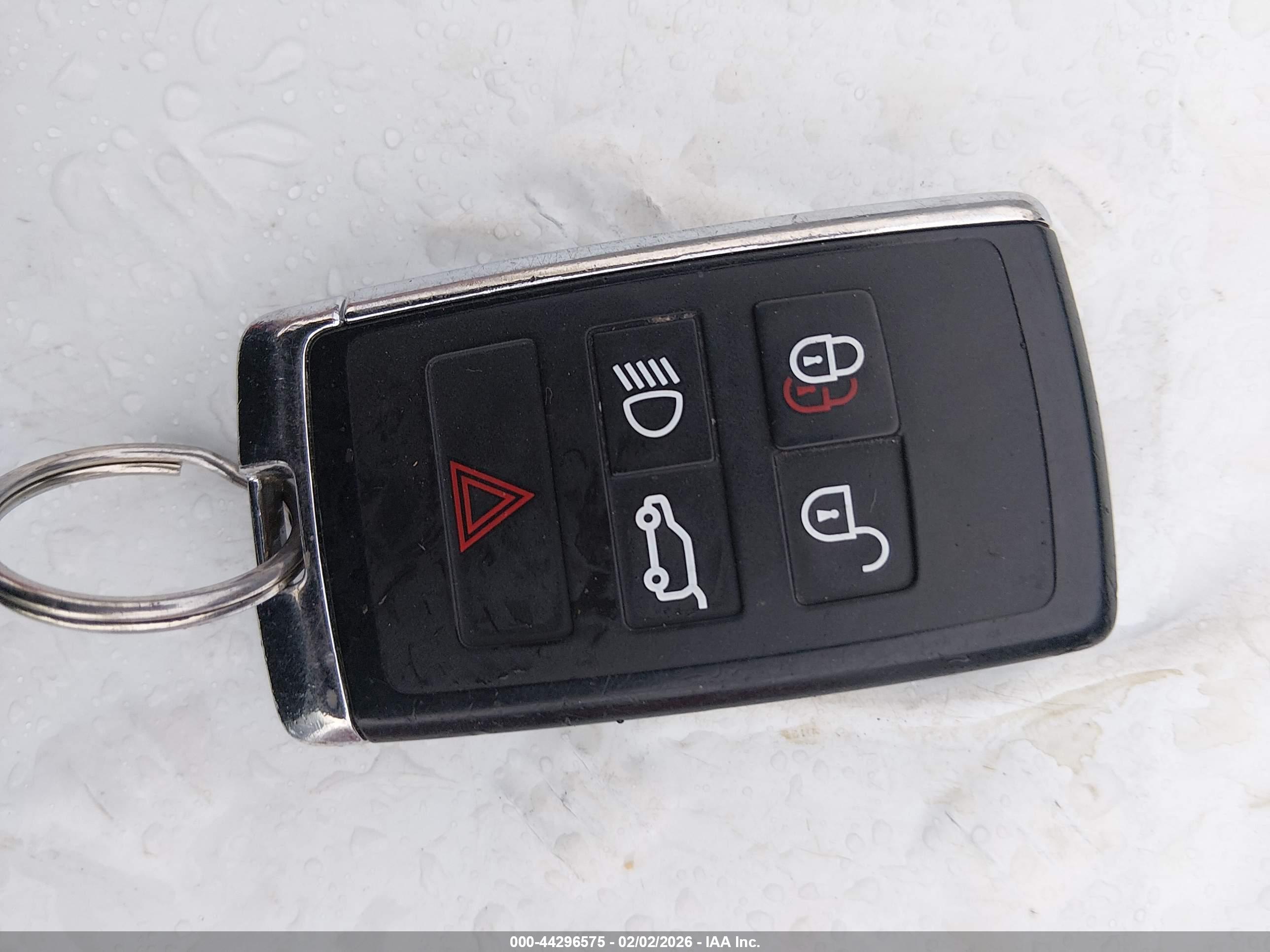 LAND ROVER image 11