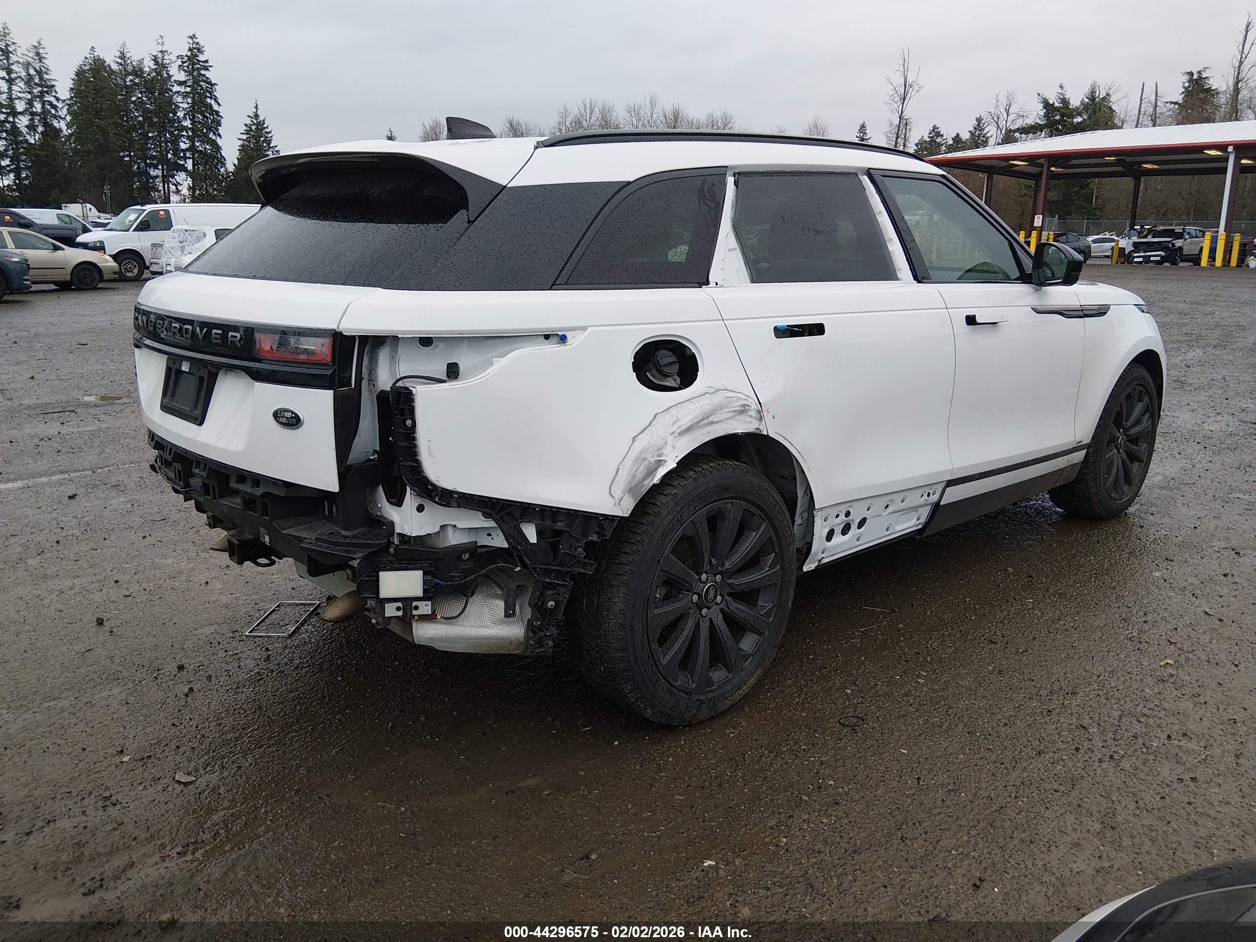 LAND ROVER image 4