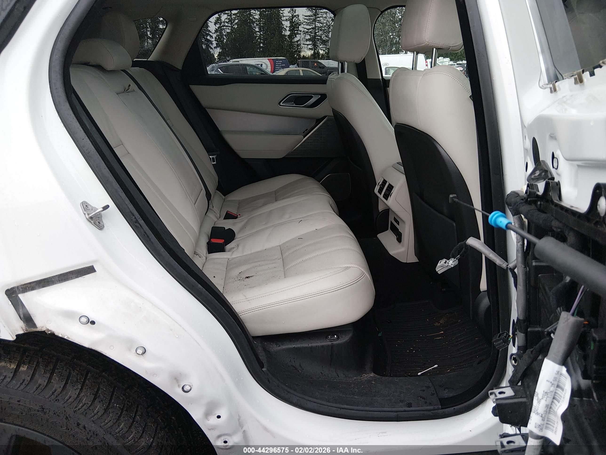 LAND ROVER image 8