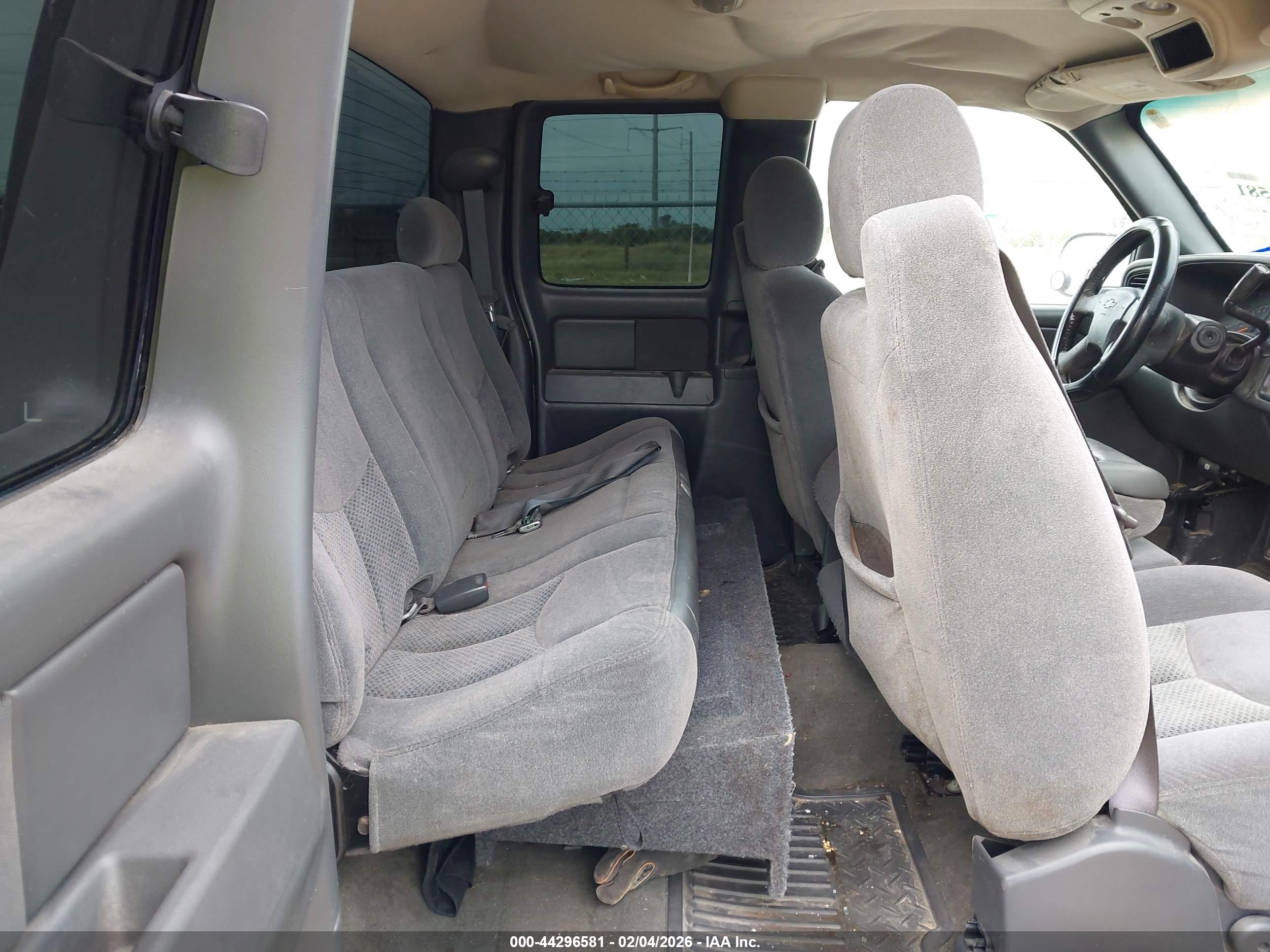 CHEVROLET SILVERADO image 8