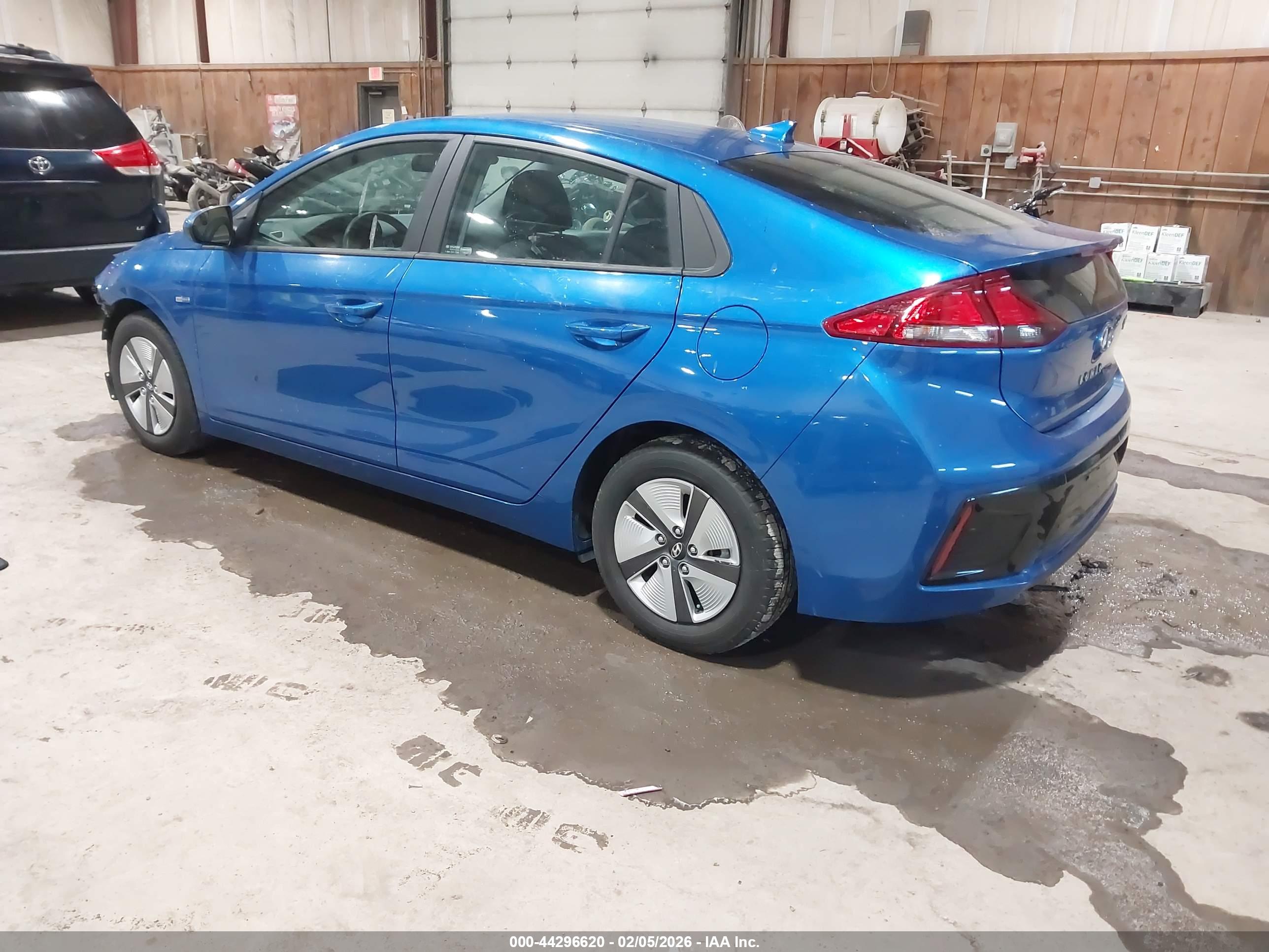 HYUNDAI IONIQ image 3