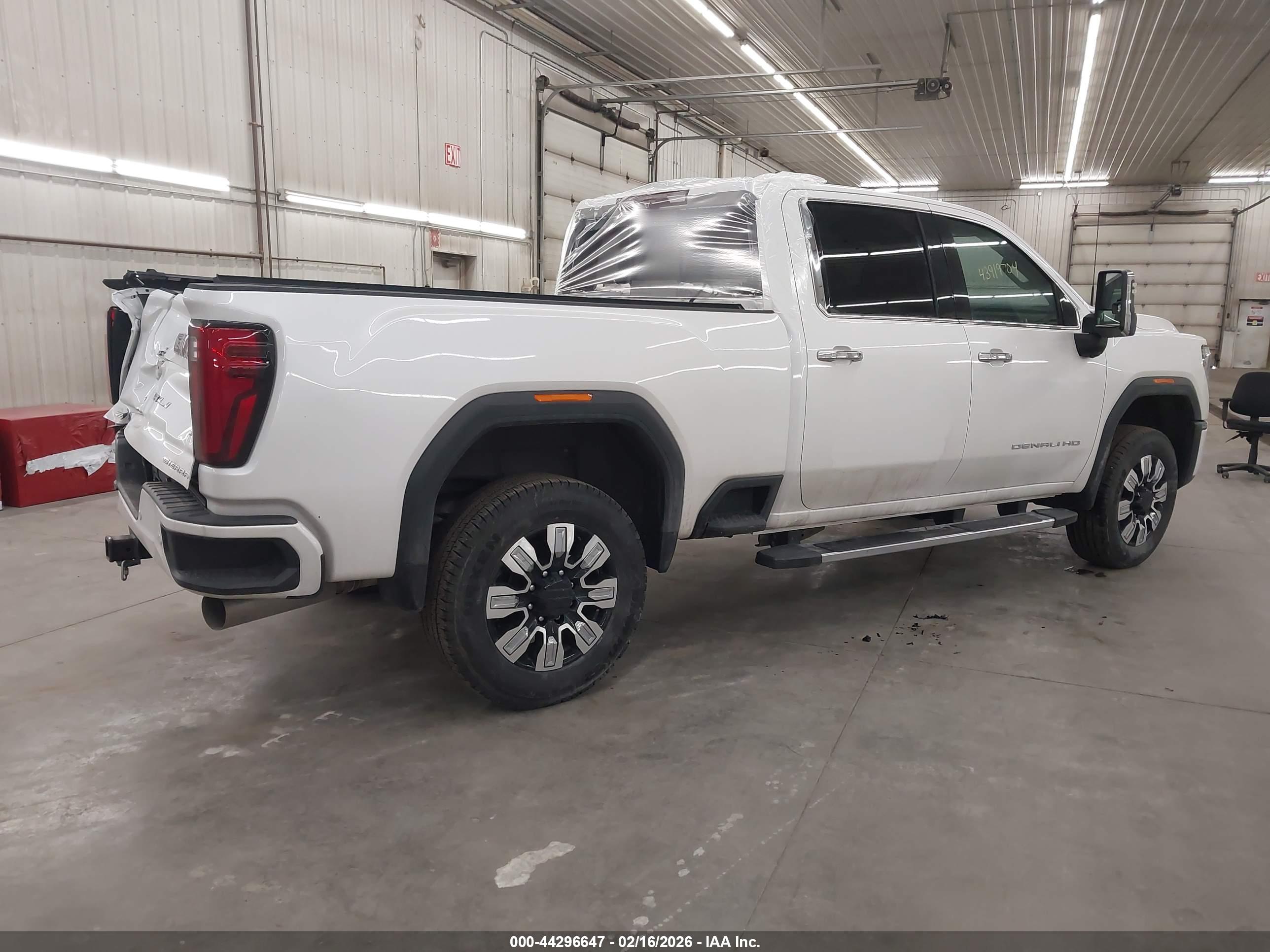 GMC SIERRA image 4