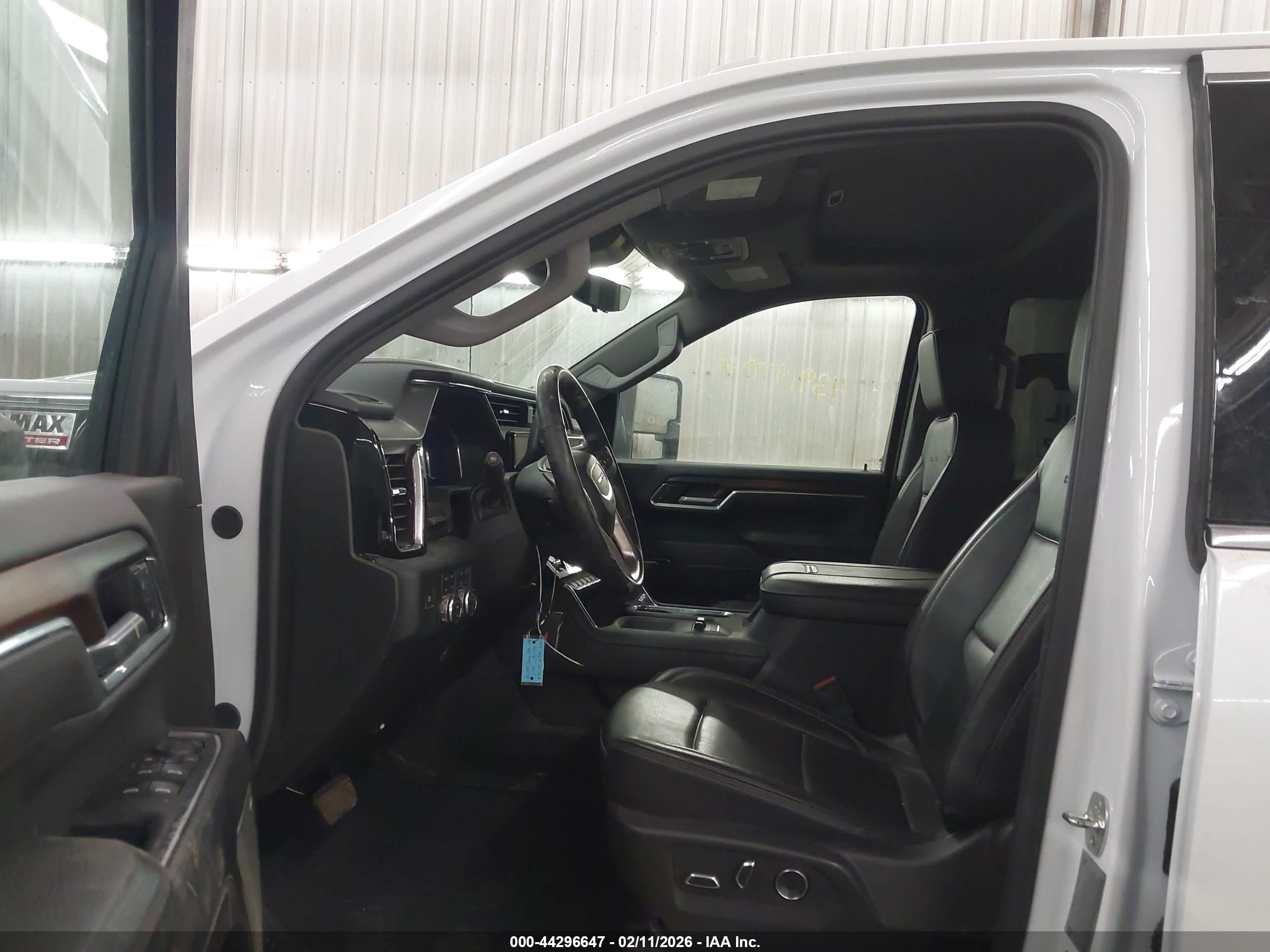 GMC SIERRA image 7