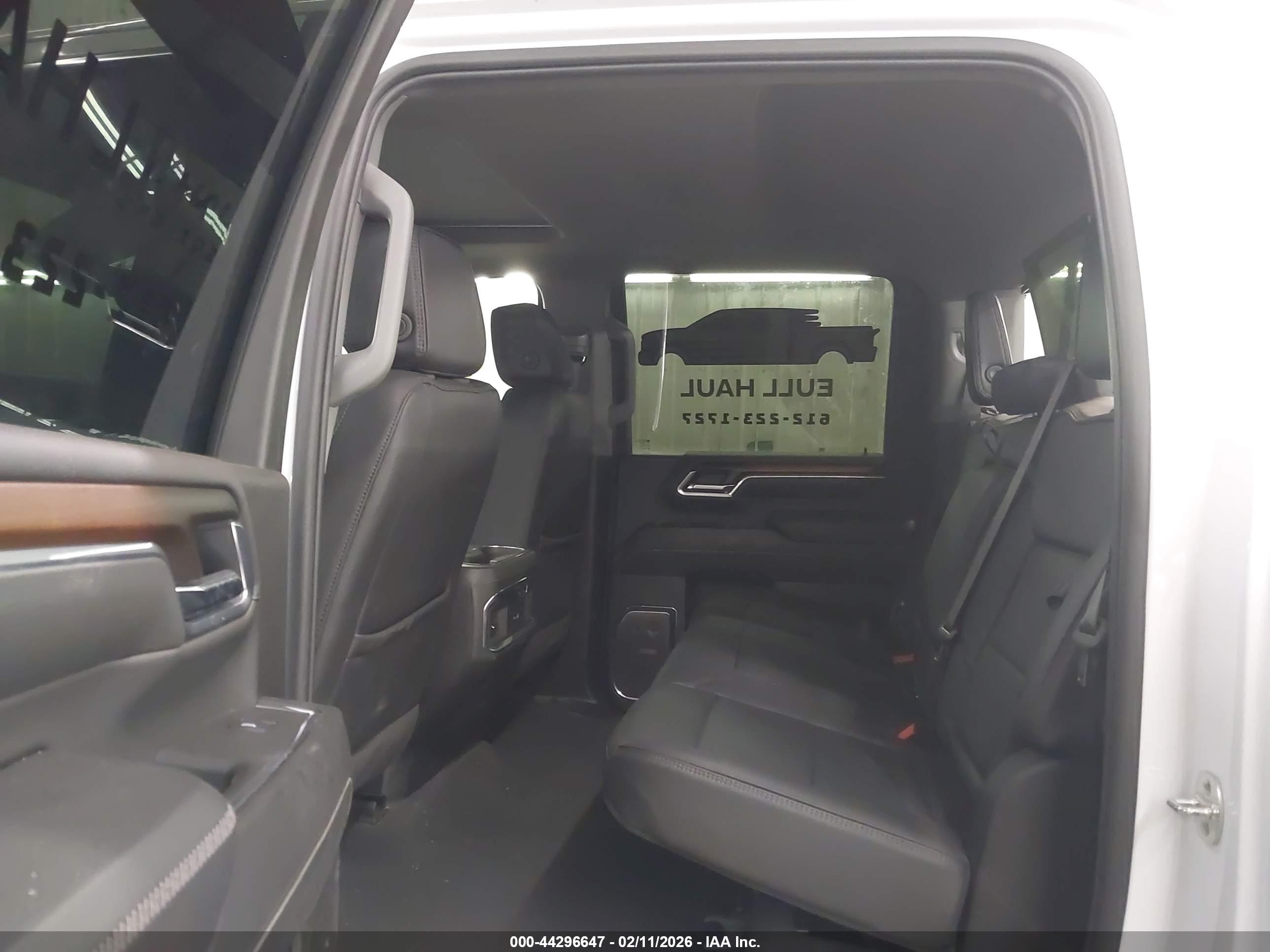 GMC SIERRA image 8