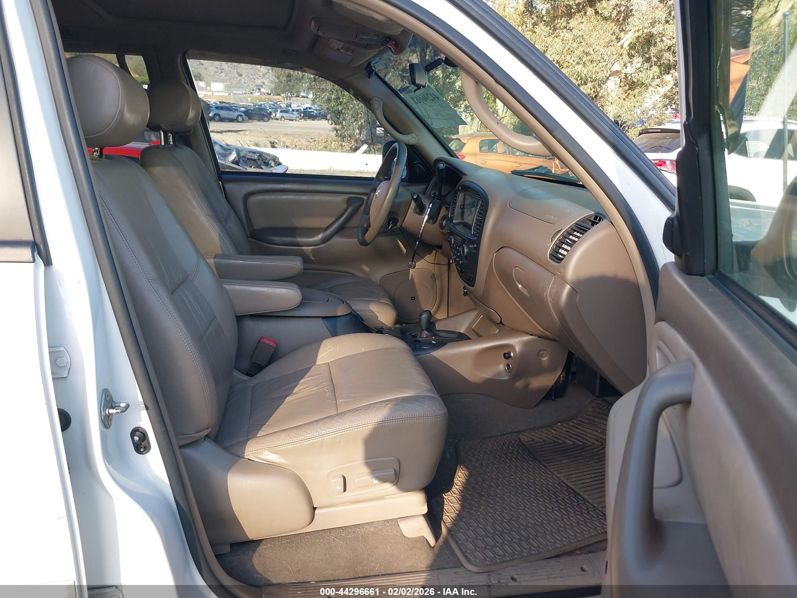 TOYOTA SEQUOIA image 5