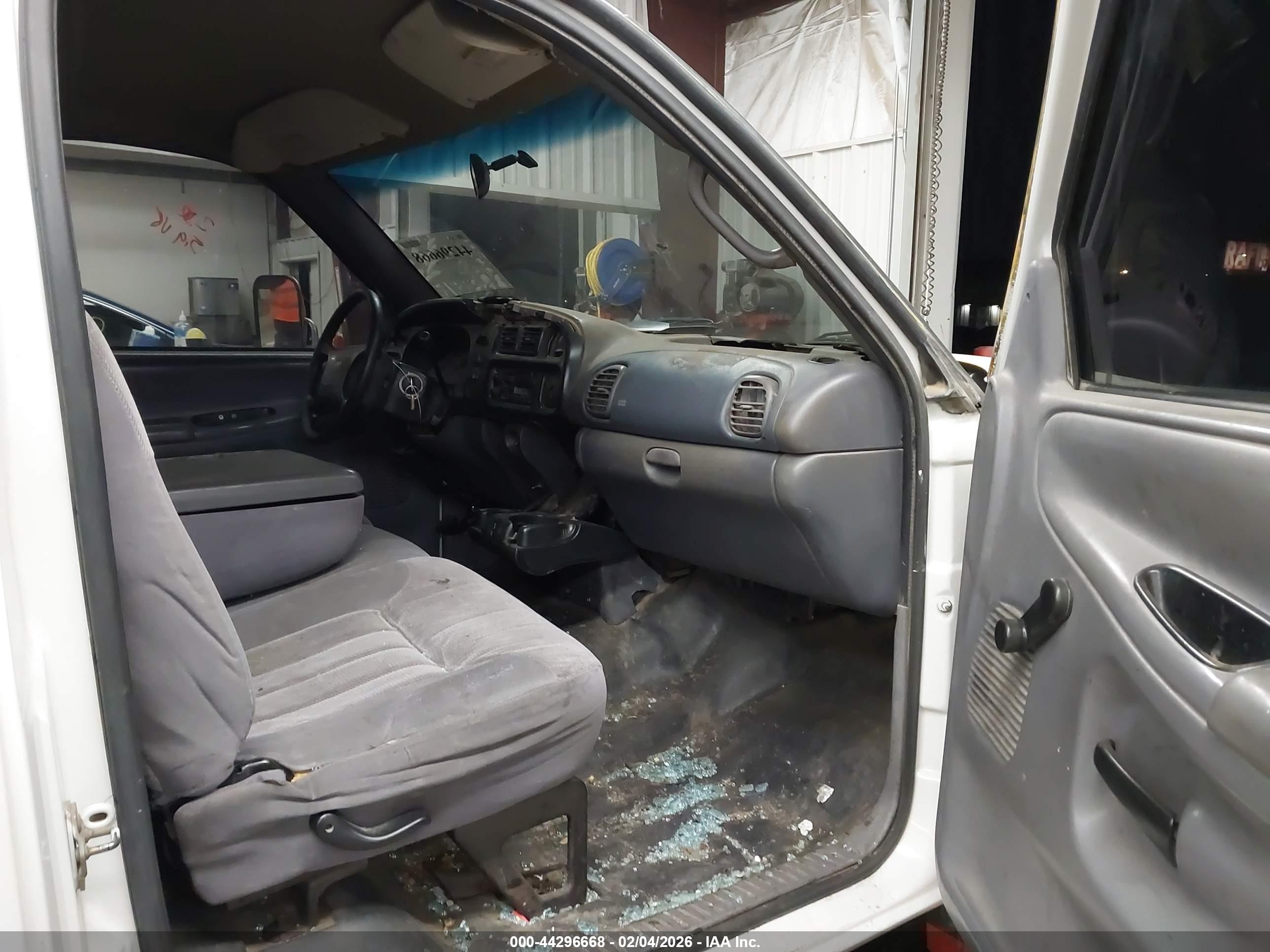 DODGE RAM image 8