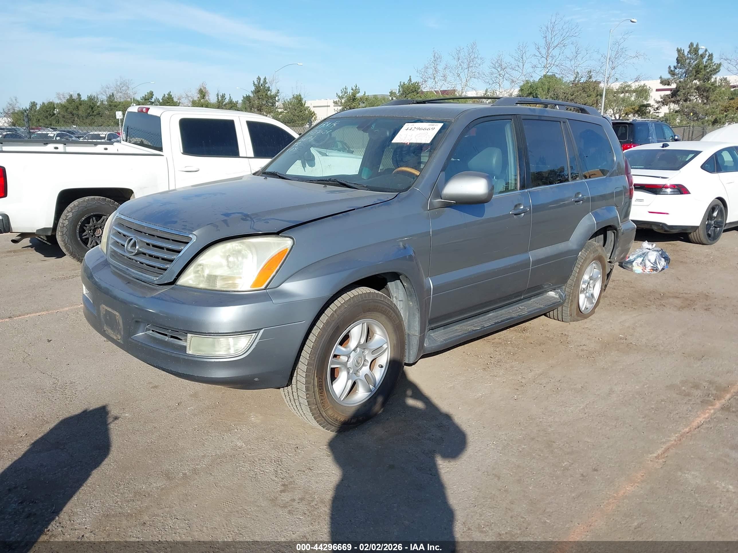 LEXUS GX image 2